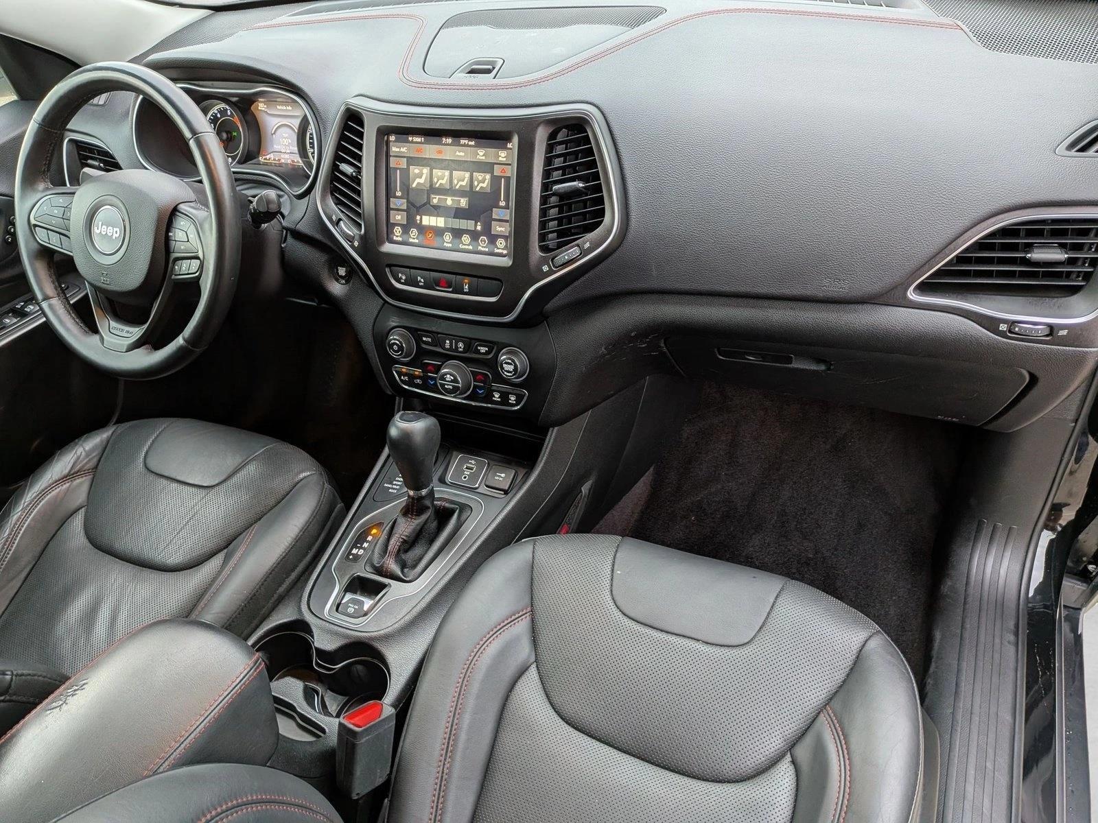 Thumbnail: 2019 Jeep Cherokee - 5