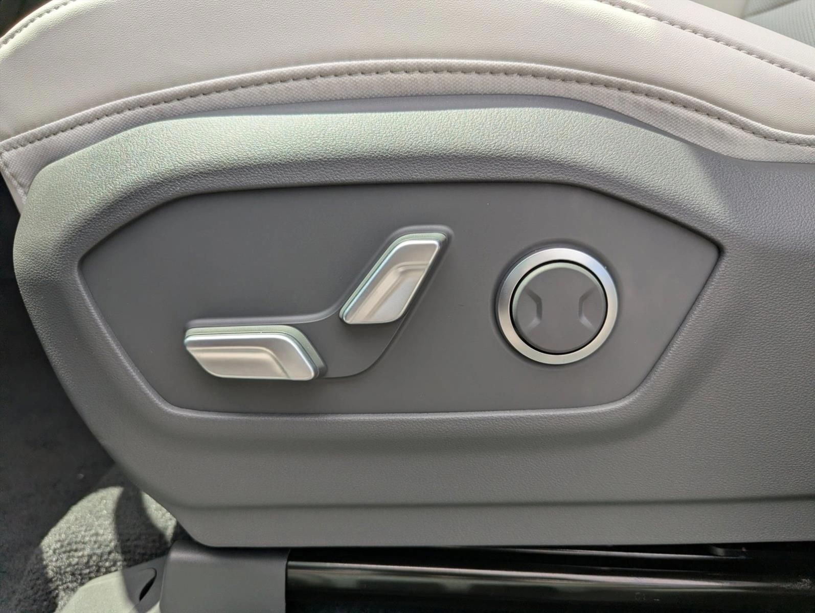 Thumbnail: 2026 Hyundai Santa Fe - 4