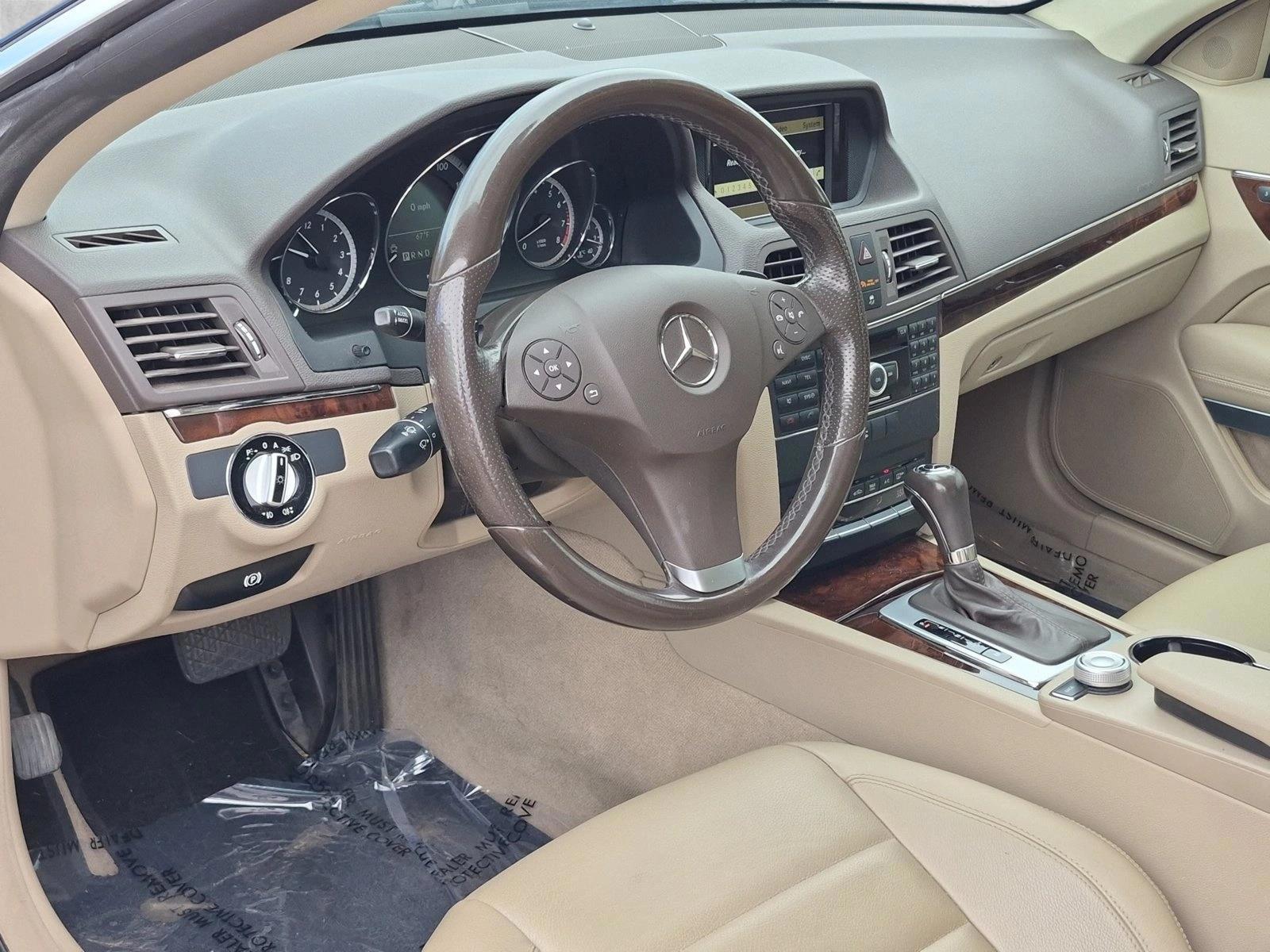Thumbnail: 2010 Mercedes-Benz E-Class - 3