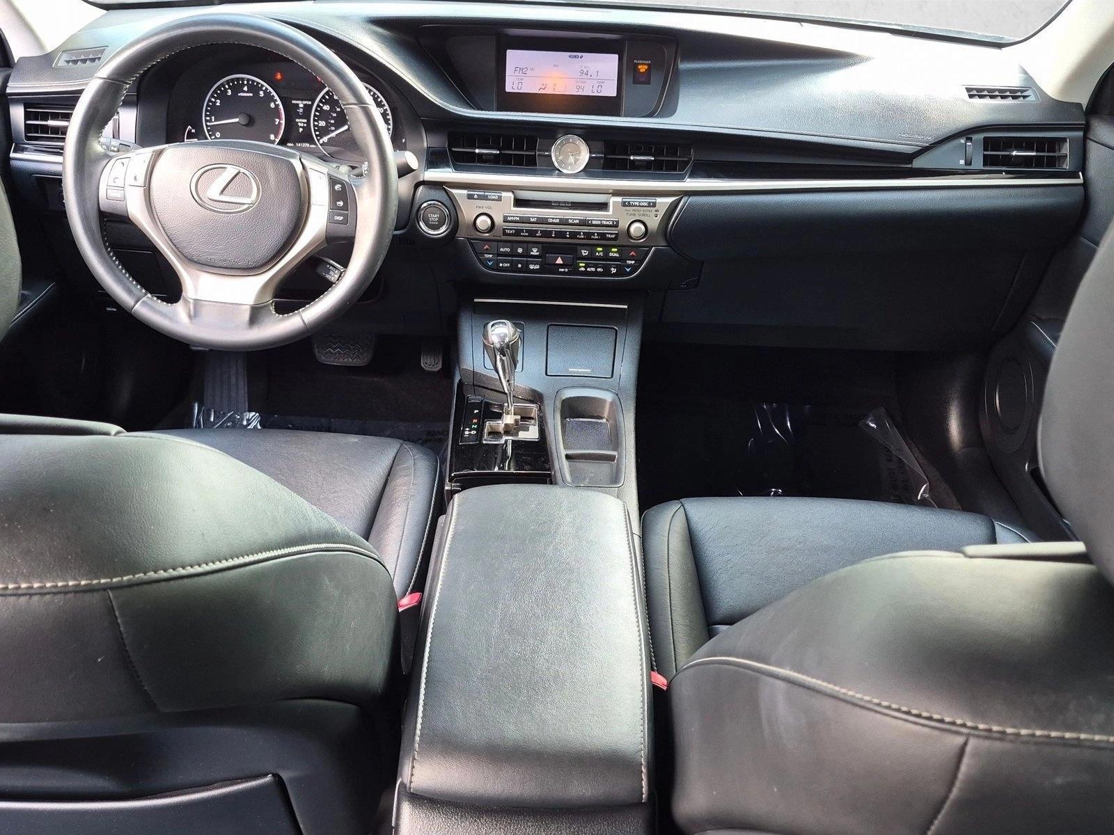 Thumbnail: 2014 Lexus ES - 4
