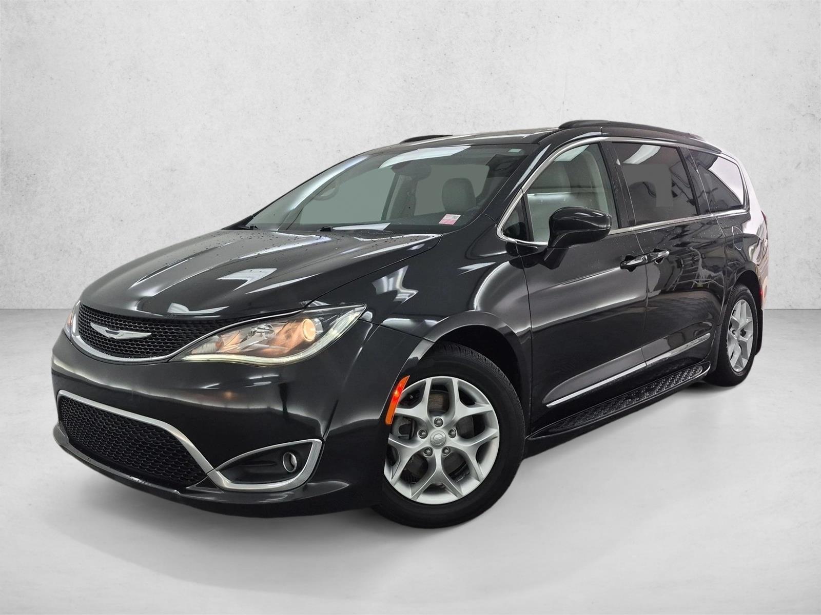 Thumbnail: 2017 Chrysler Pacifica - 1
