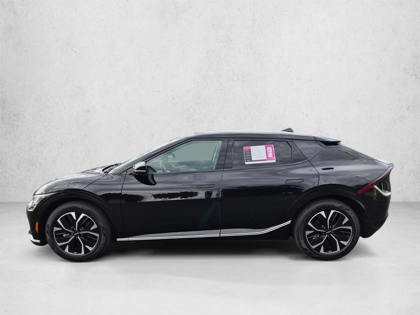 Thumbnail: 2022 Kia EV6 - 2