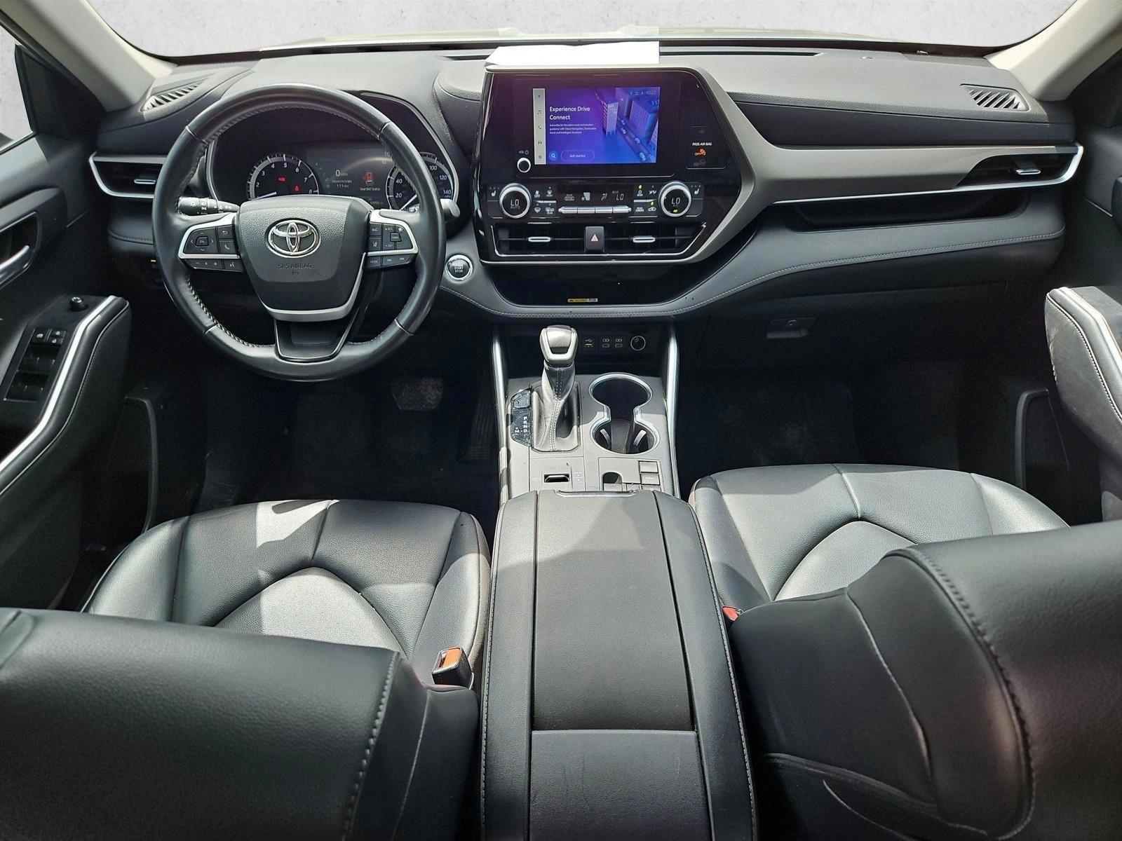 Thumbnail: 2023 Toyota Highlander - 3