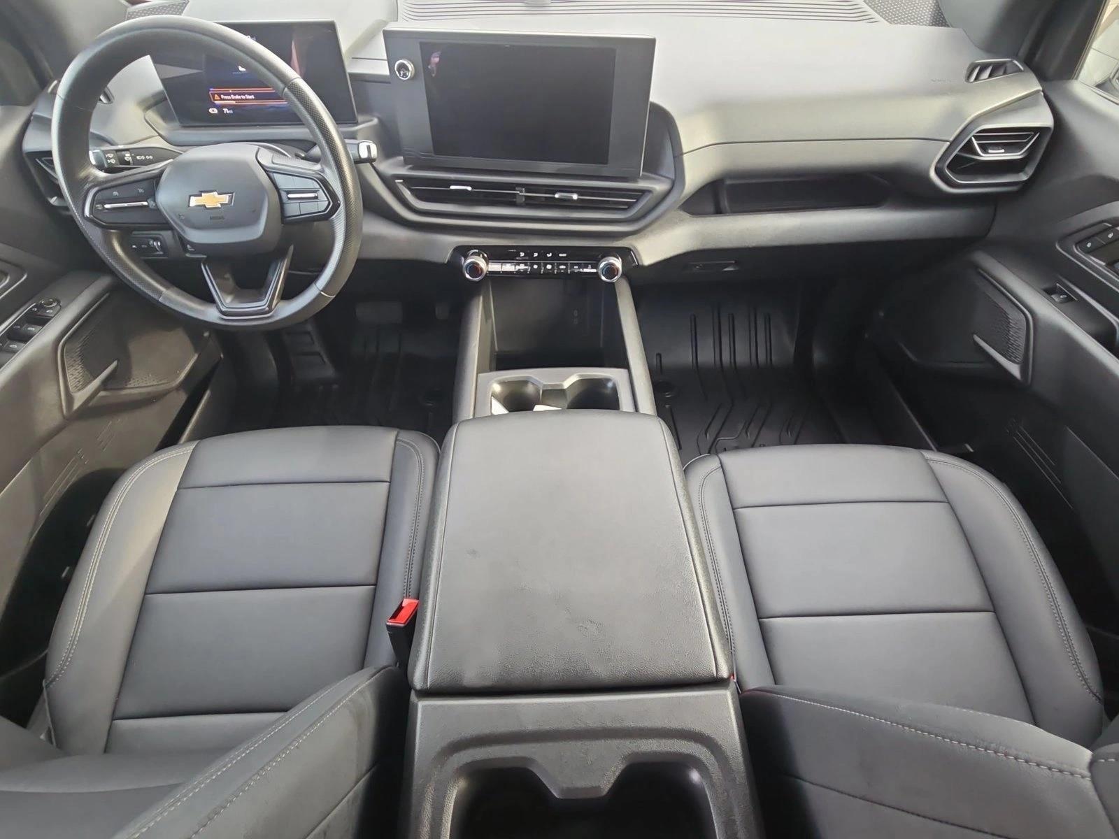Thumbnail: 2024 Chevrolet Silverado EV - 4