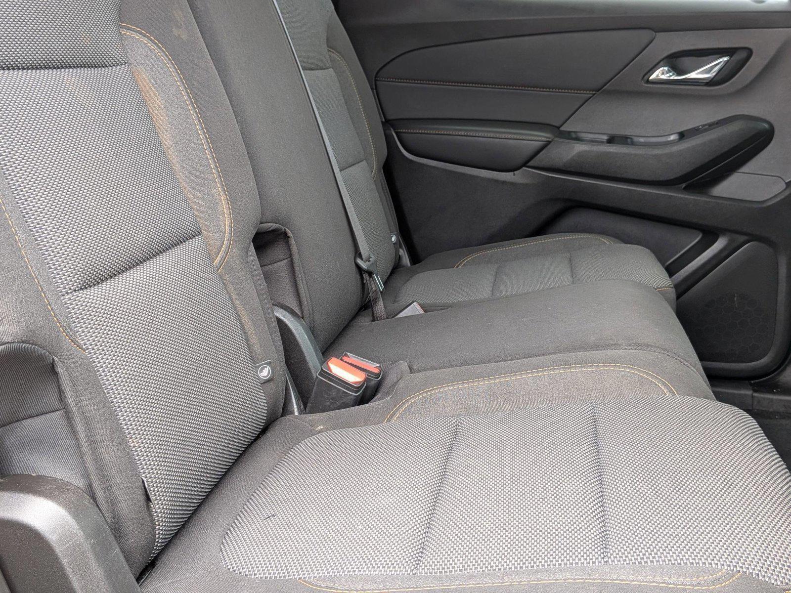 2021 Chevrolet Traverse LS - Photo 20