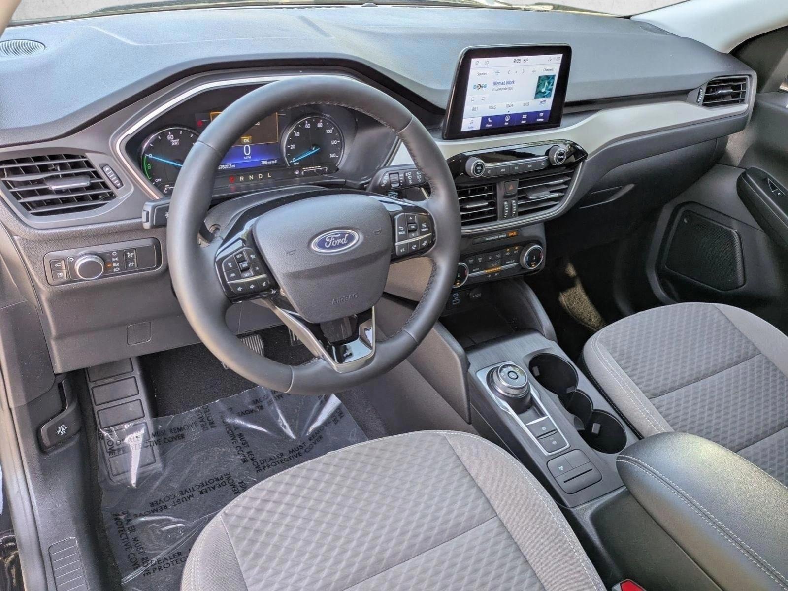 Thumbnail: 2022 Ford Escape - 3