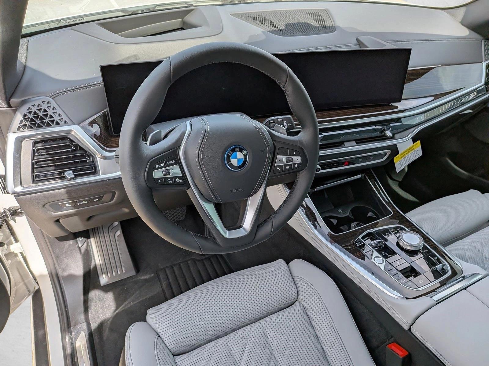 Thumbnail: 2026 BMW X5 - 3