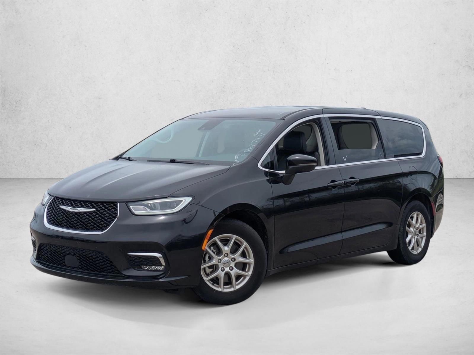 Thumbnail: 2023 Chrysler Pacifica - 1