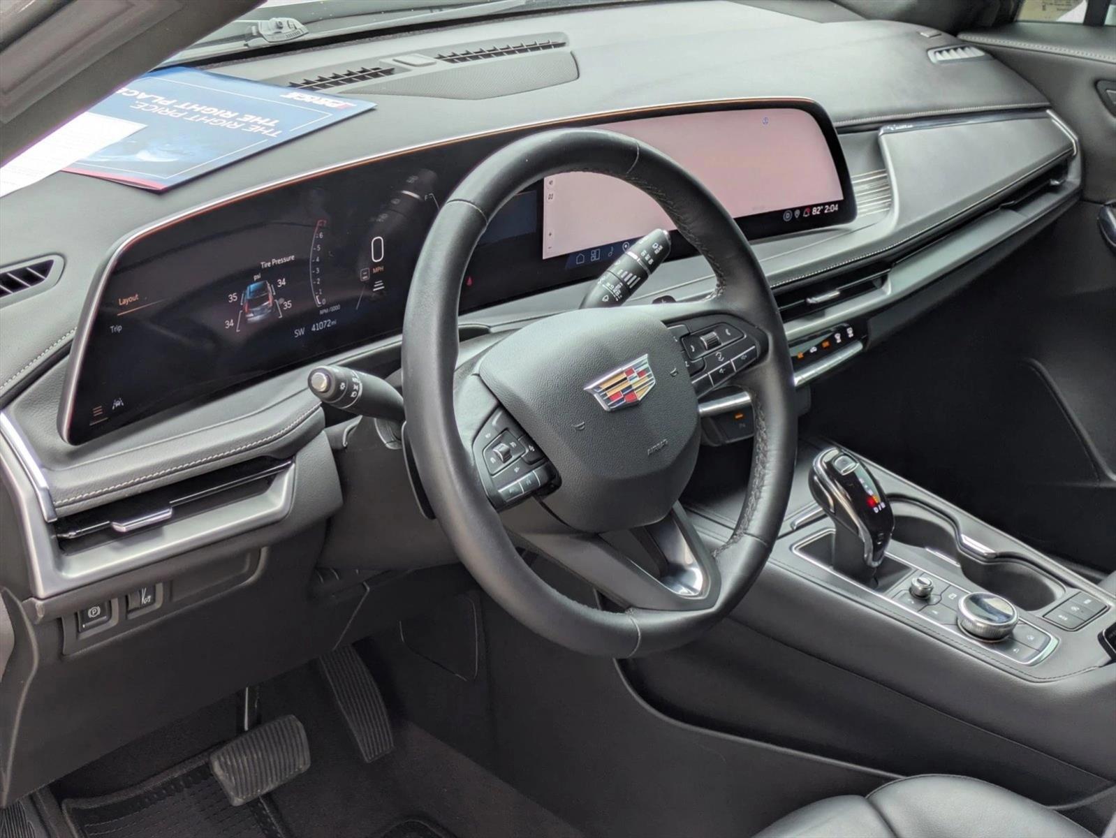 Thumbnail: 2024 Cadillac XT4 - 3