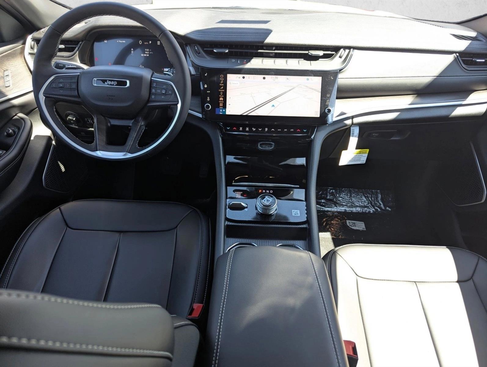 Thumbnail: 2026 Jeep Grand Cherokee - 3