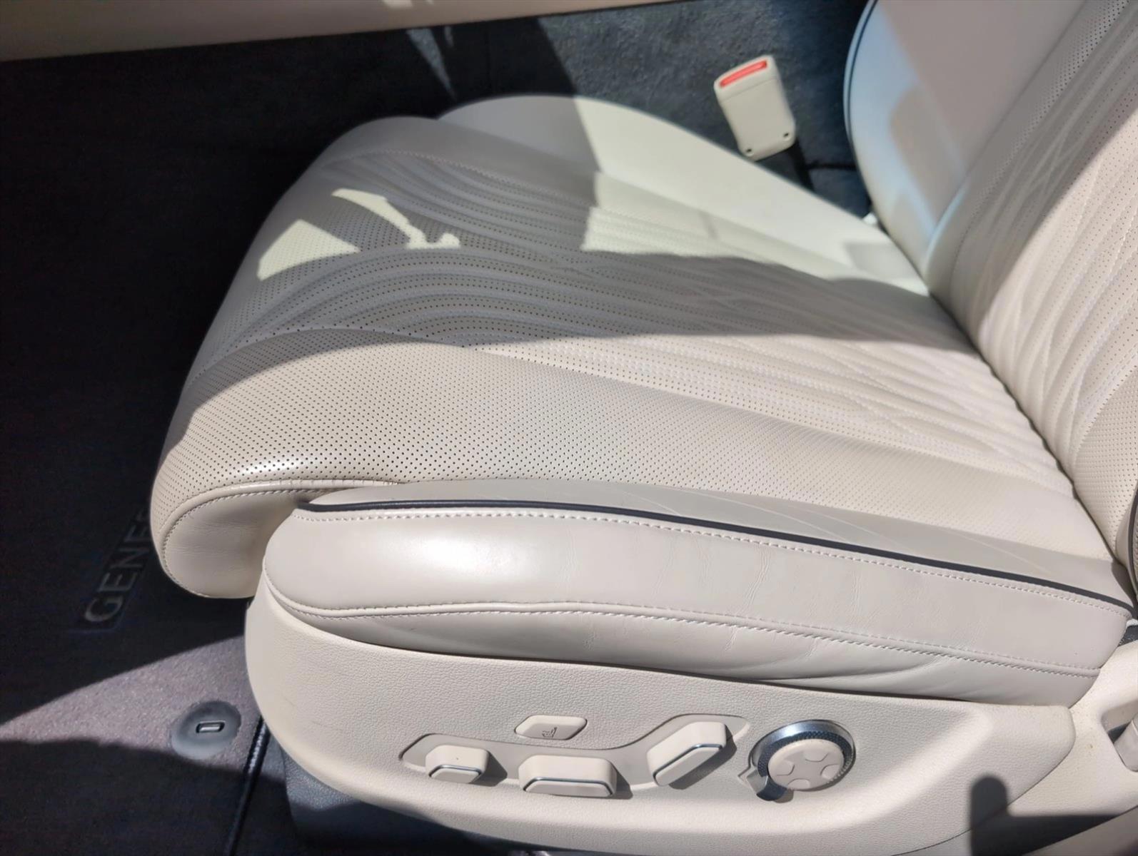 Thumbnail: 2021 Genesis G80 - 4