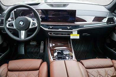 2027 BMW X7