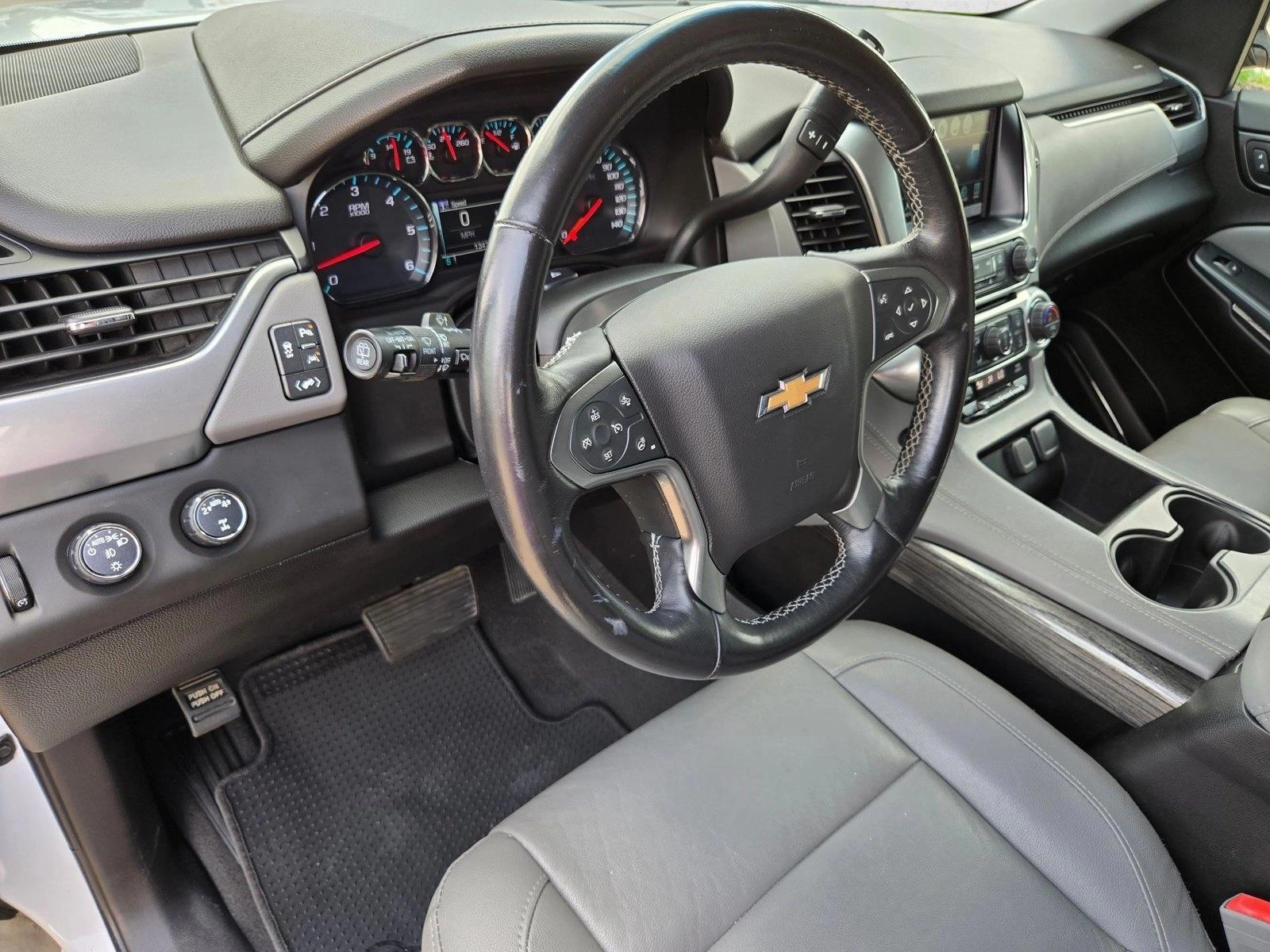 Thumbnail: 2019 Chevrolet Tahoe - 3