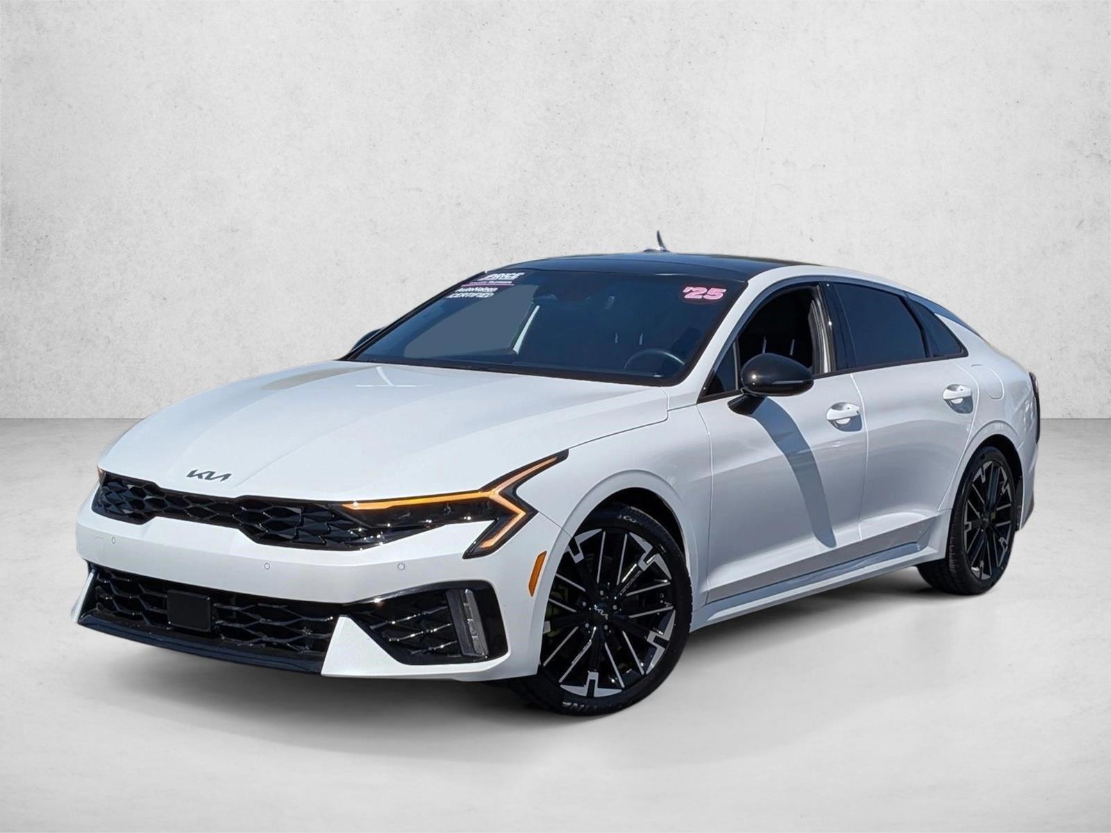 Thumbnail: 2025 Kia K5 - 1