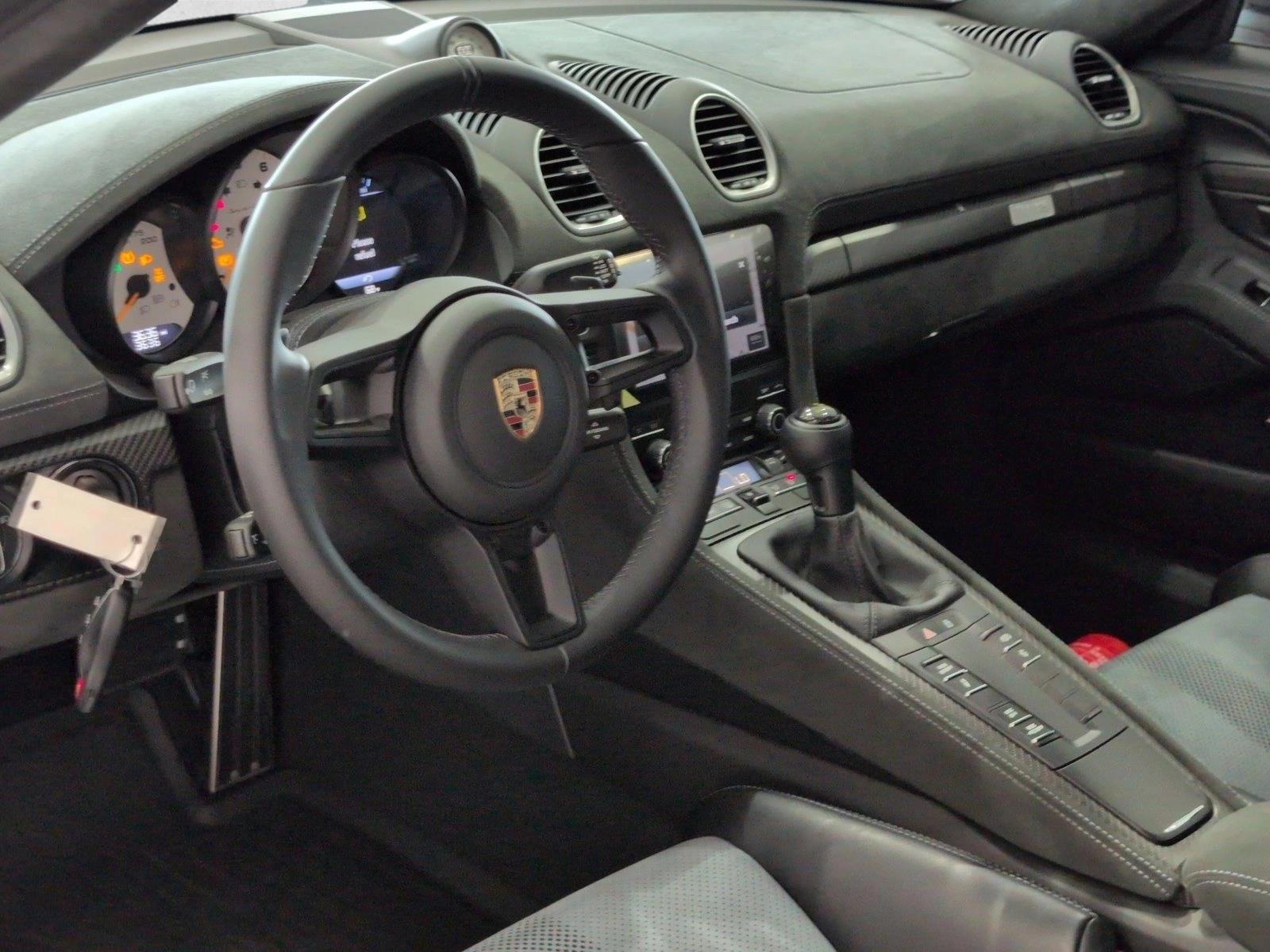 Thumbnail: 2025 Porsche  - 3