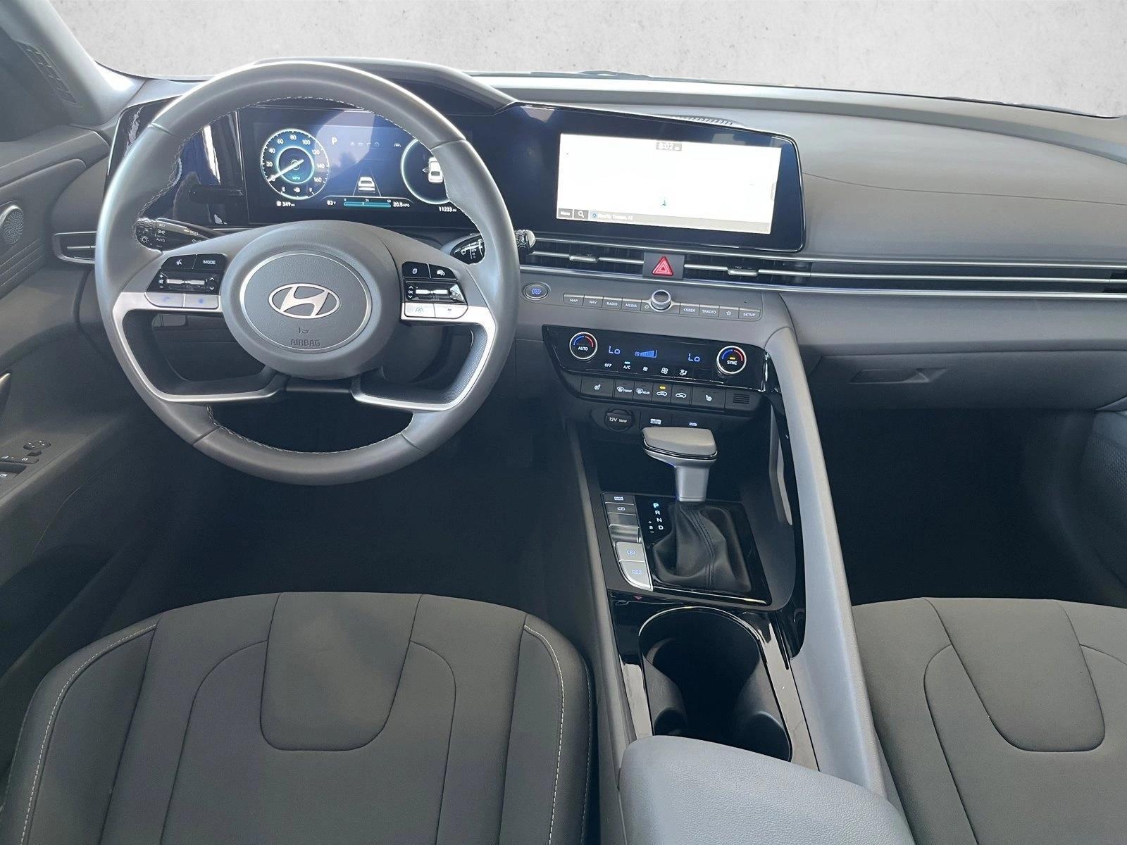 Thumbnail: 2025 Hyundai Elantra - 3