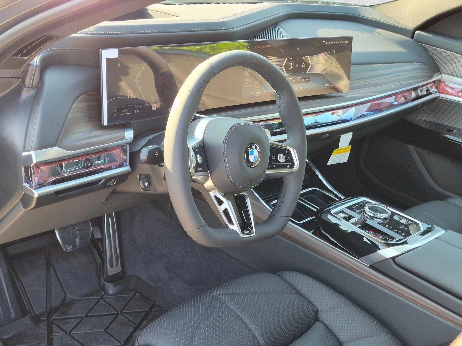 Thumbnail: 2026 BMW 7 Series - 3