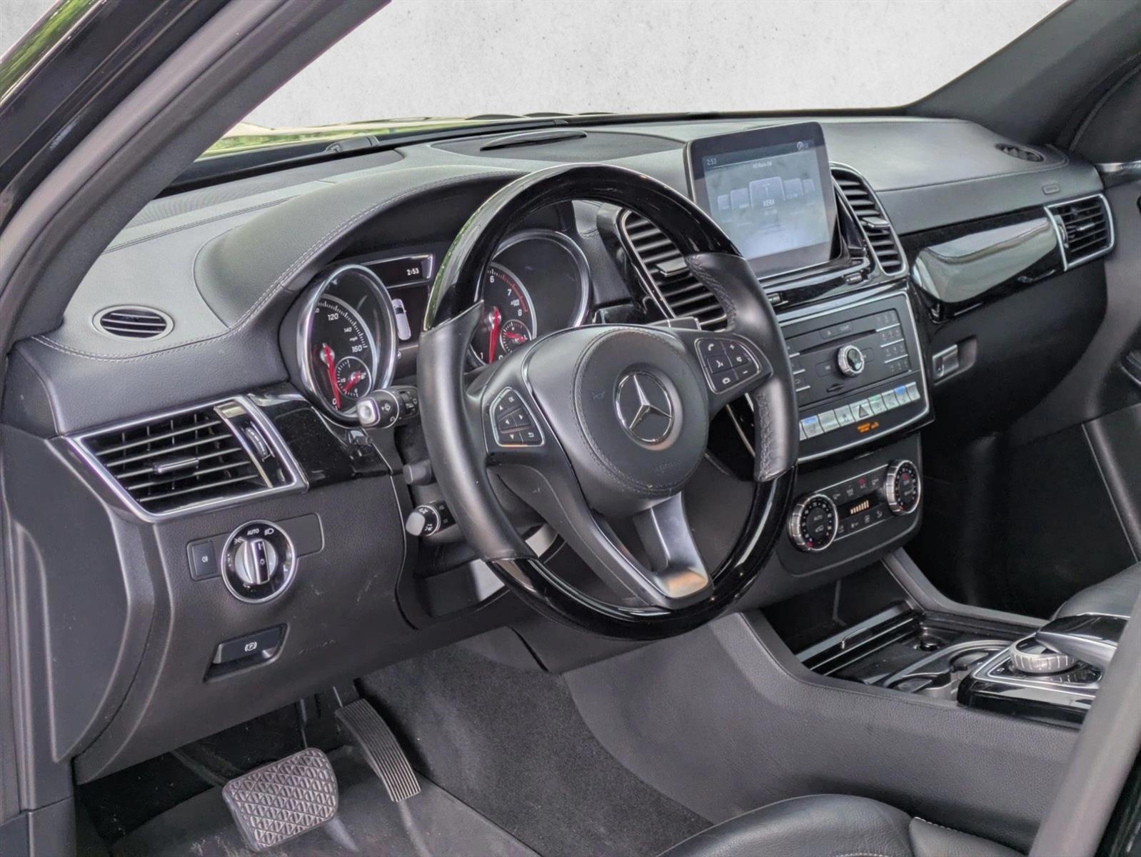 Thumbnail: 2019 Mercedes-Benz GLS - 3