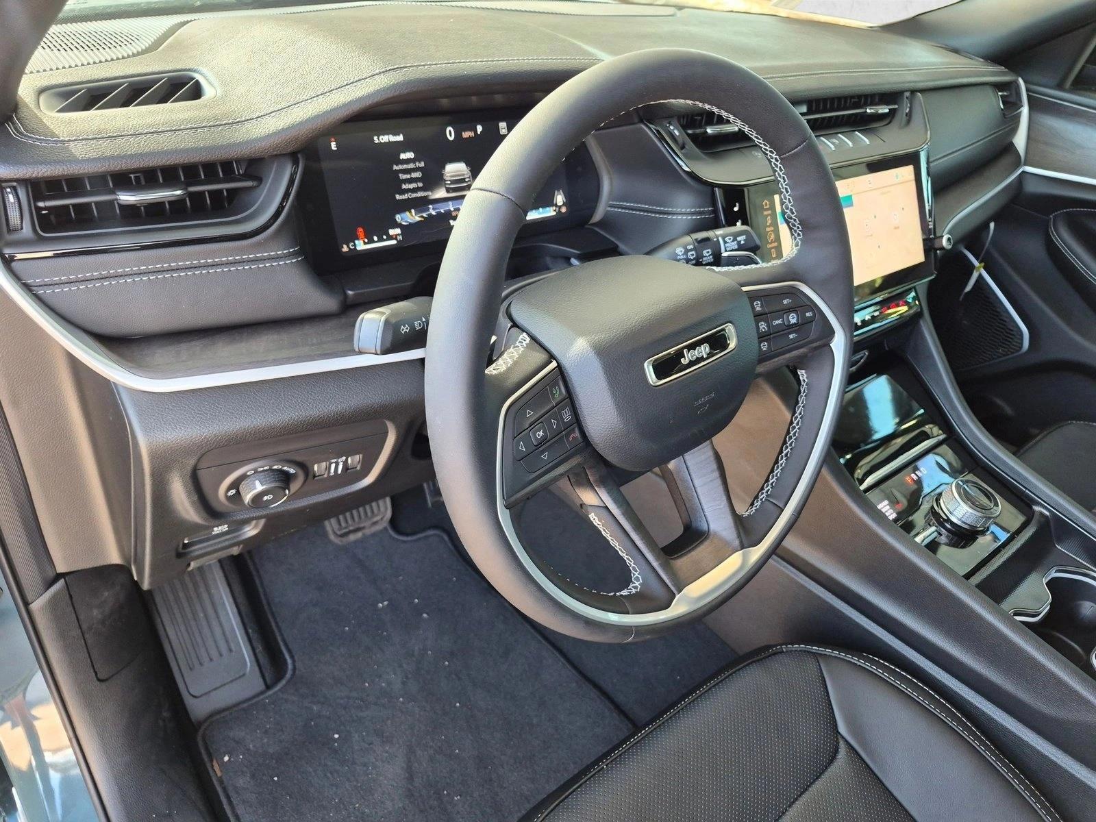 Thumbnail: 2026 Jeep Grand Cherokee - 3