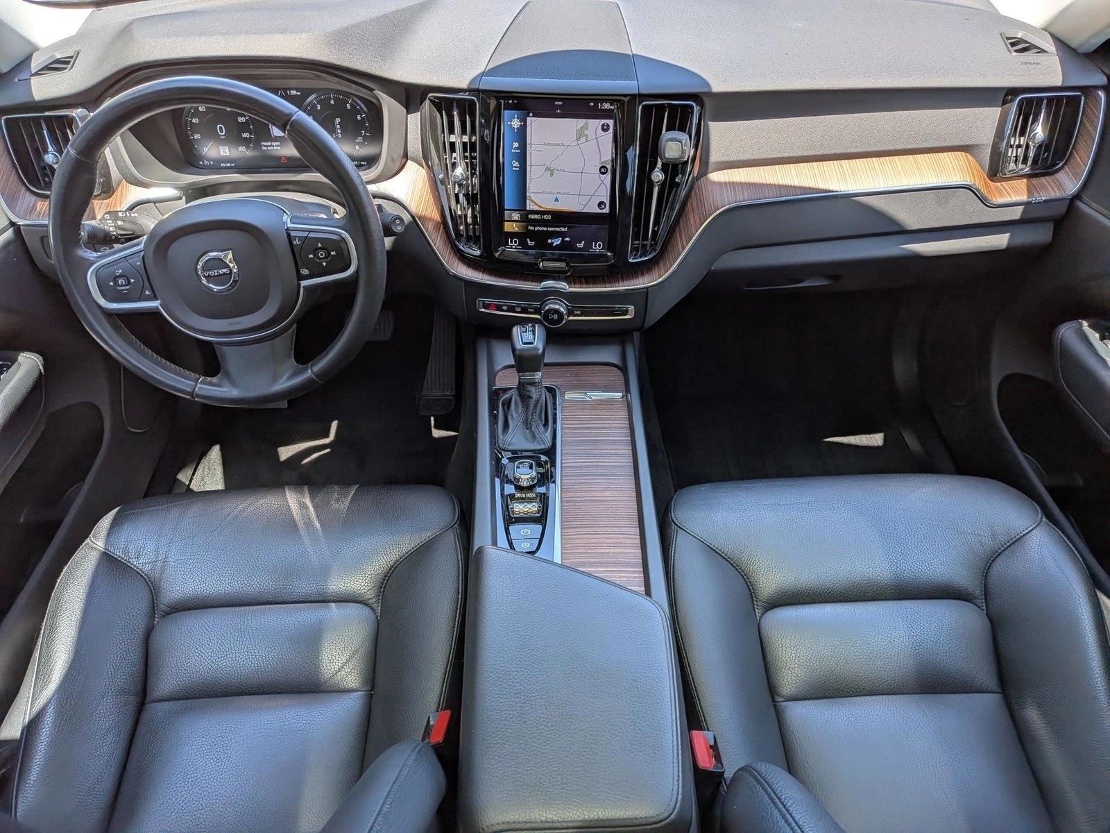 Thumbnail: 2021 Volvo XC60 - 3