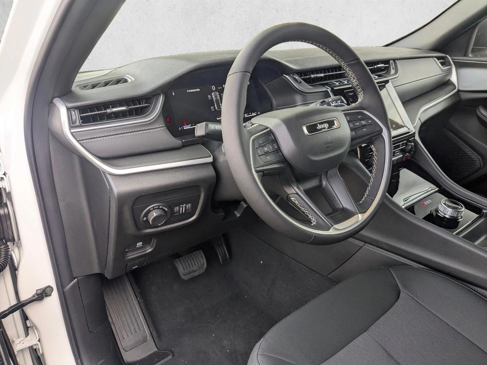 Thumbnail: 2026 Jeep Grand Cherokee - 3
