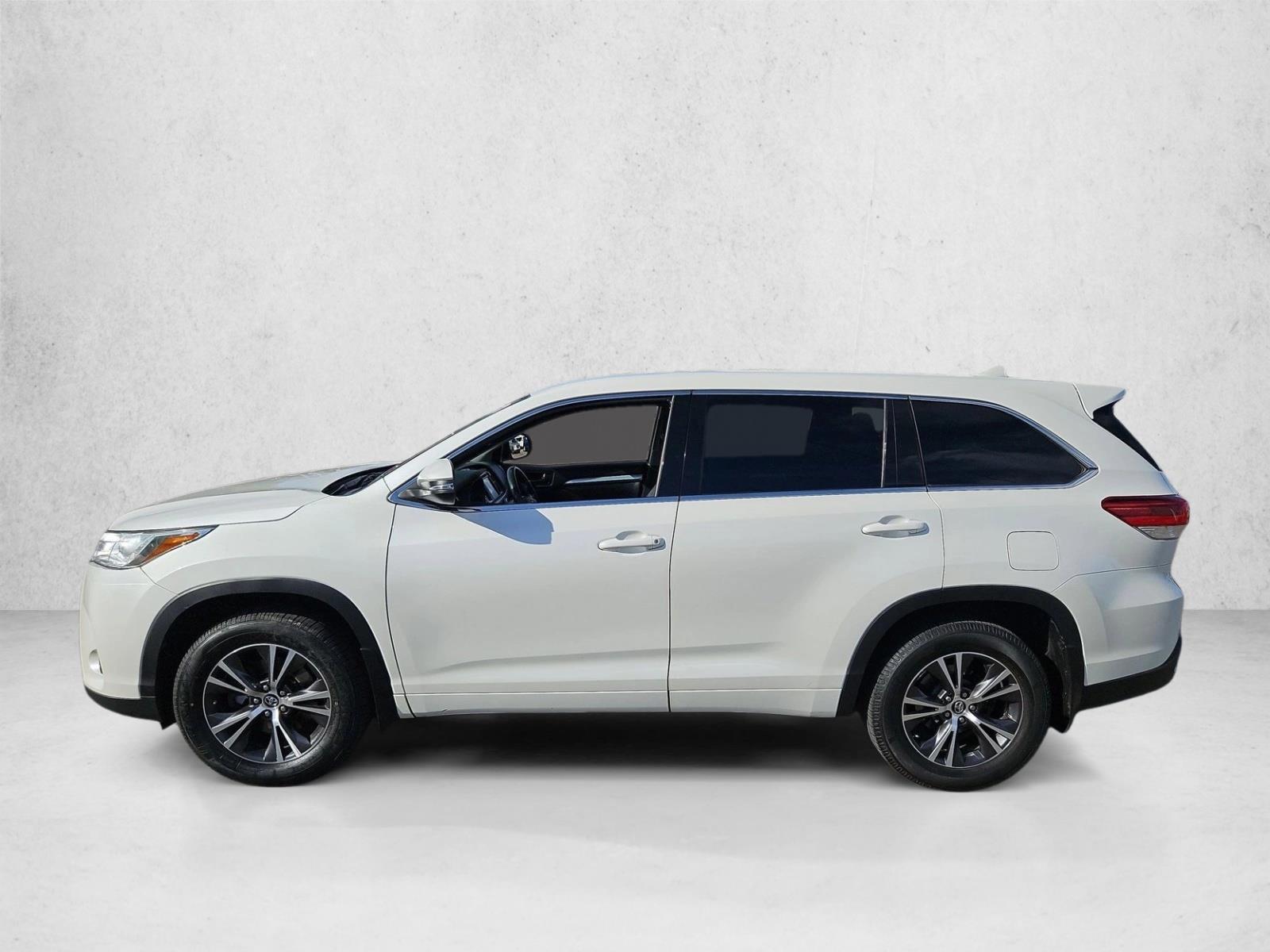 Thumbnail: 2018 Toyota Highlander - 2