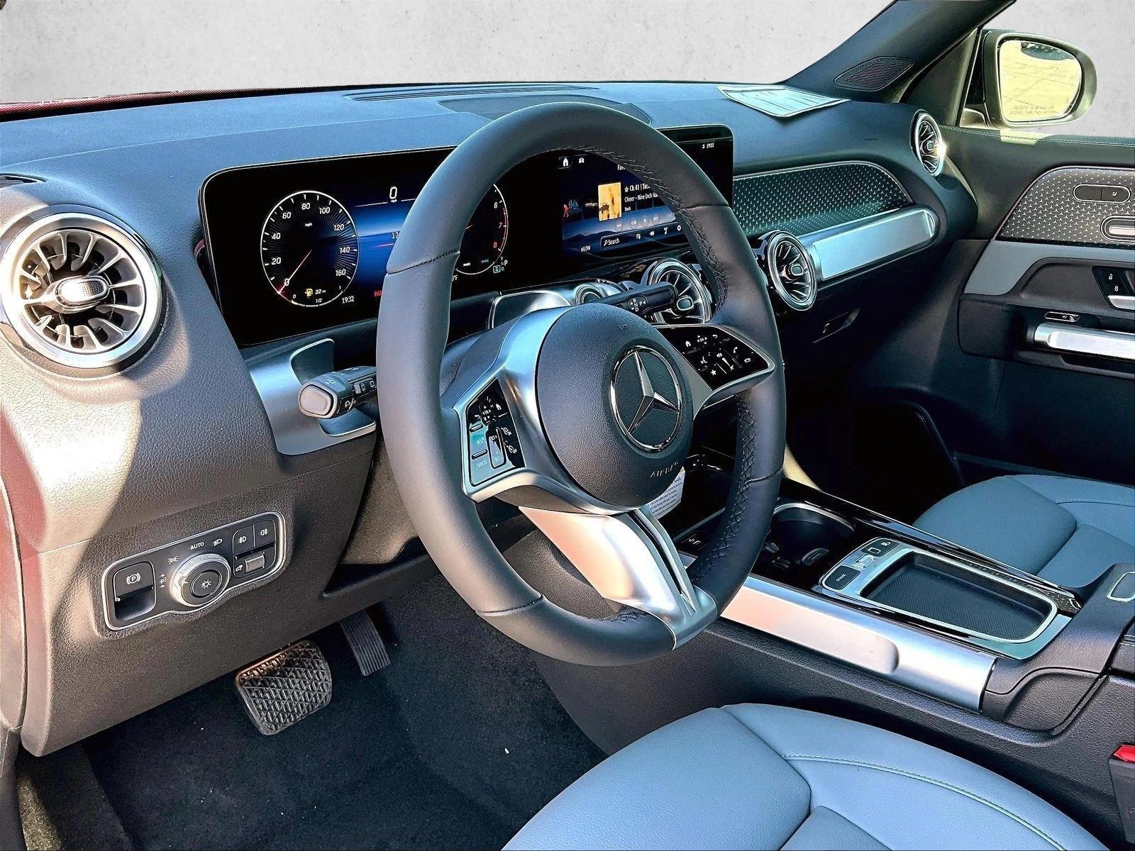 Thumbnail: 2026 Mercedes-Benz GLB - 4