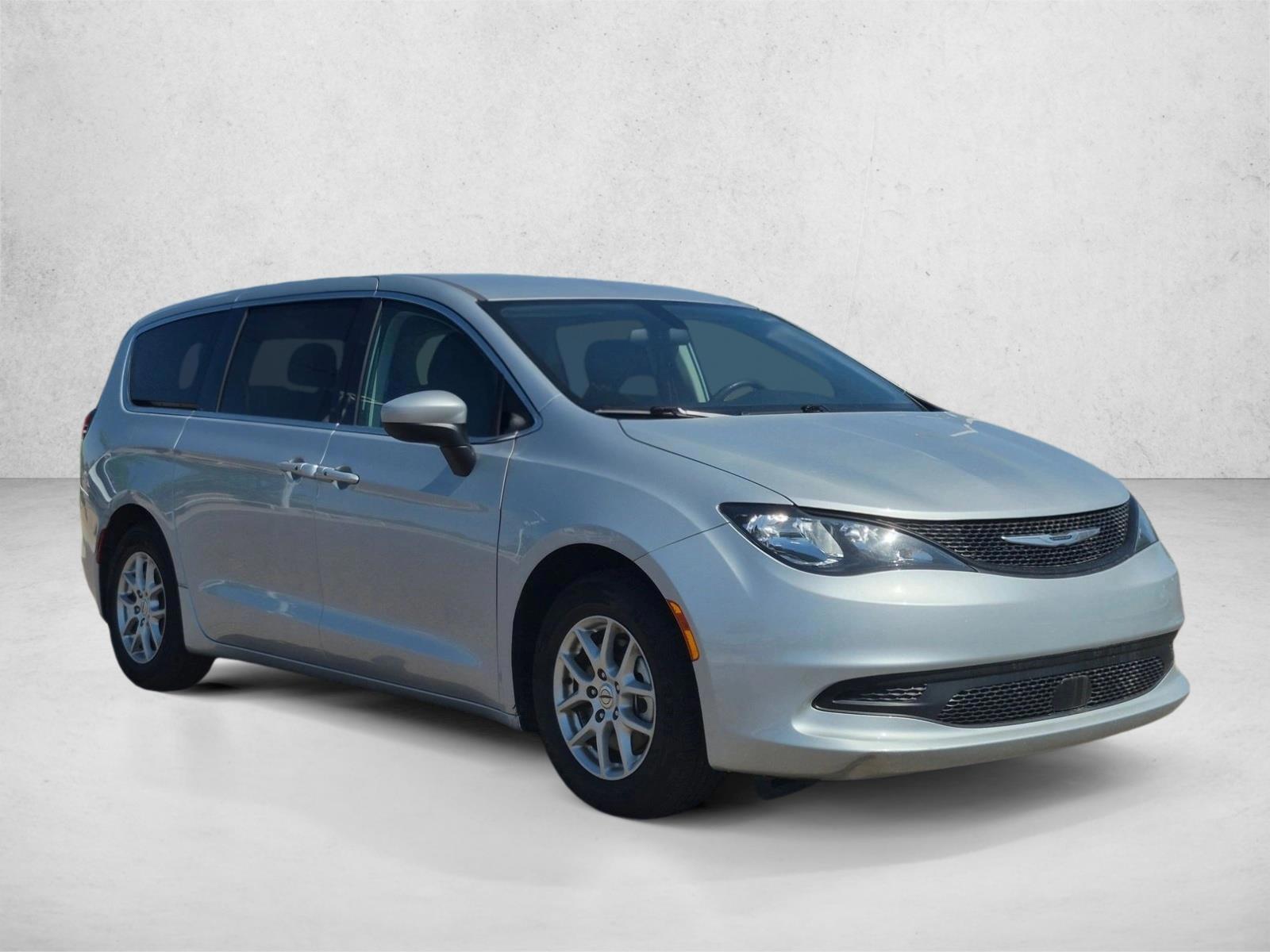 2022 Chrysler Voyager