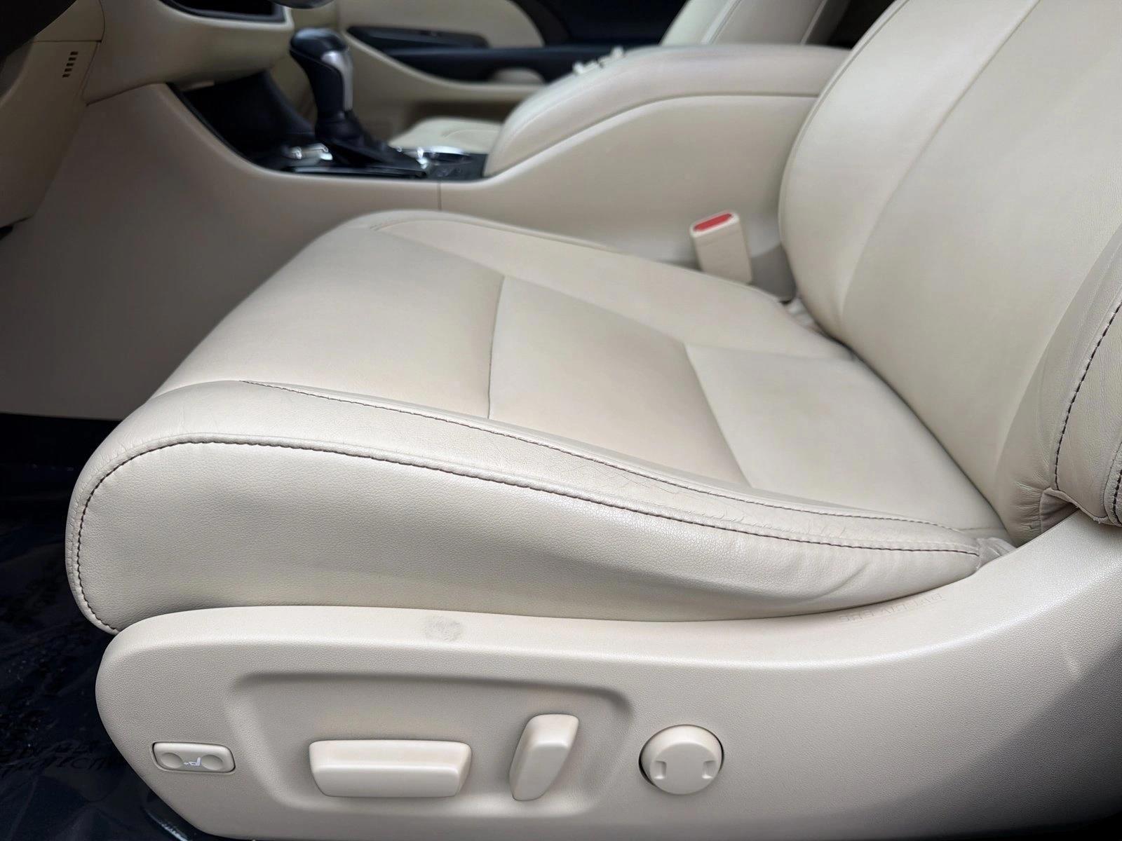 Thumbnail: 2018 Toyota Highlander - 4