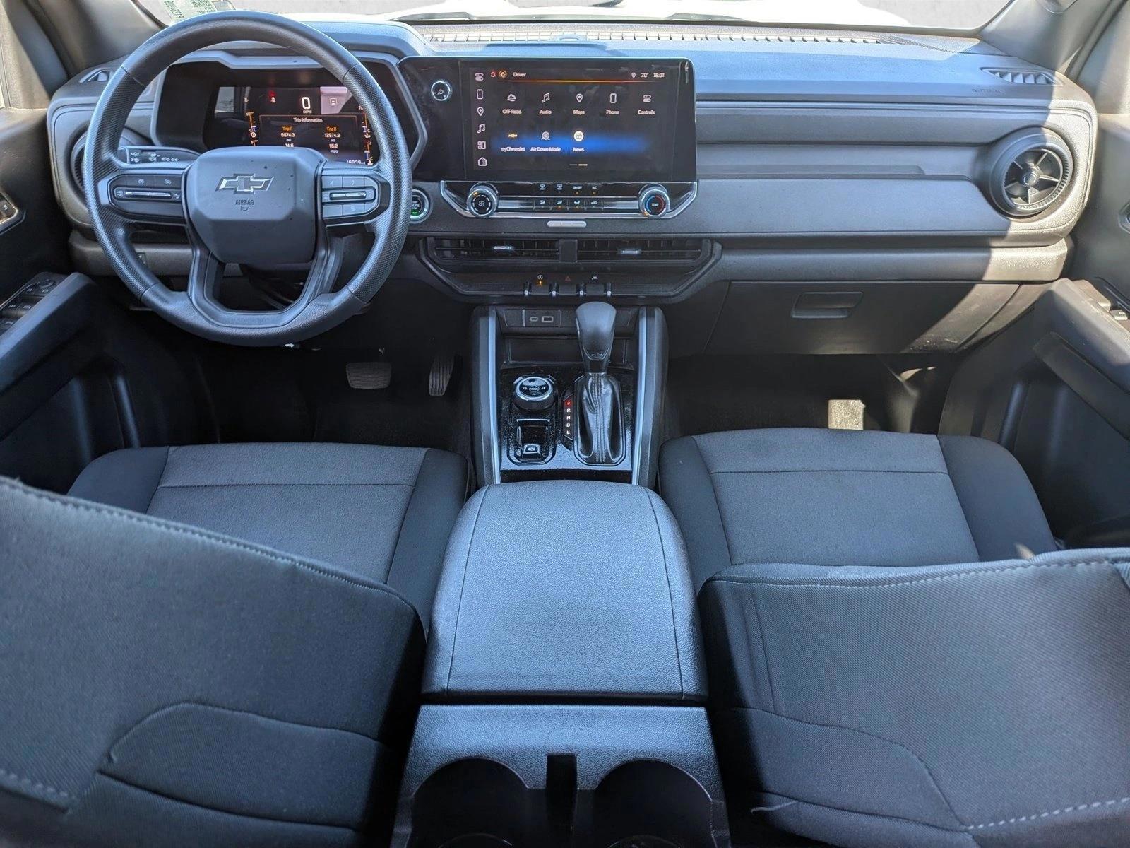Thumbnail: 2023 Chevrolet Colorado - 3