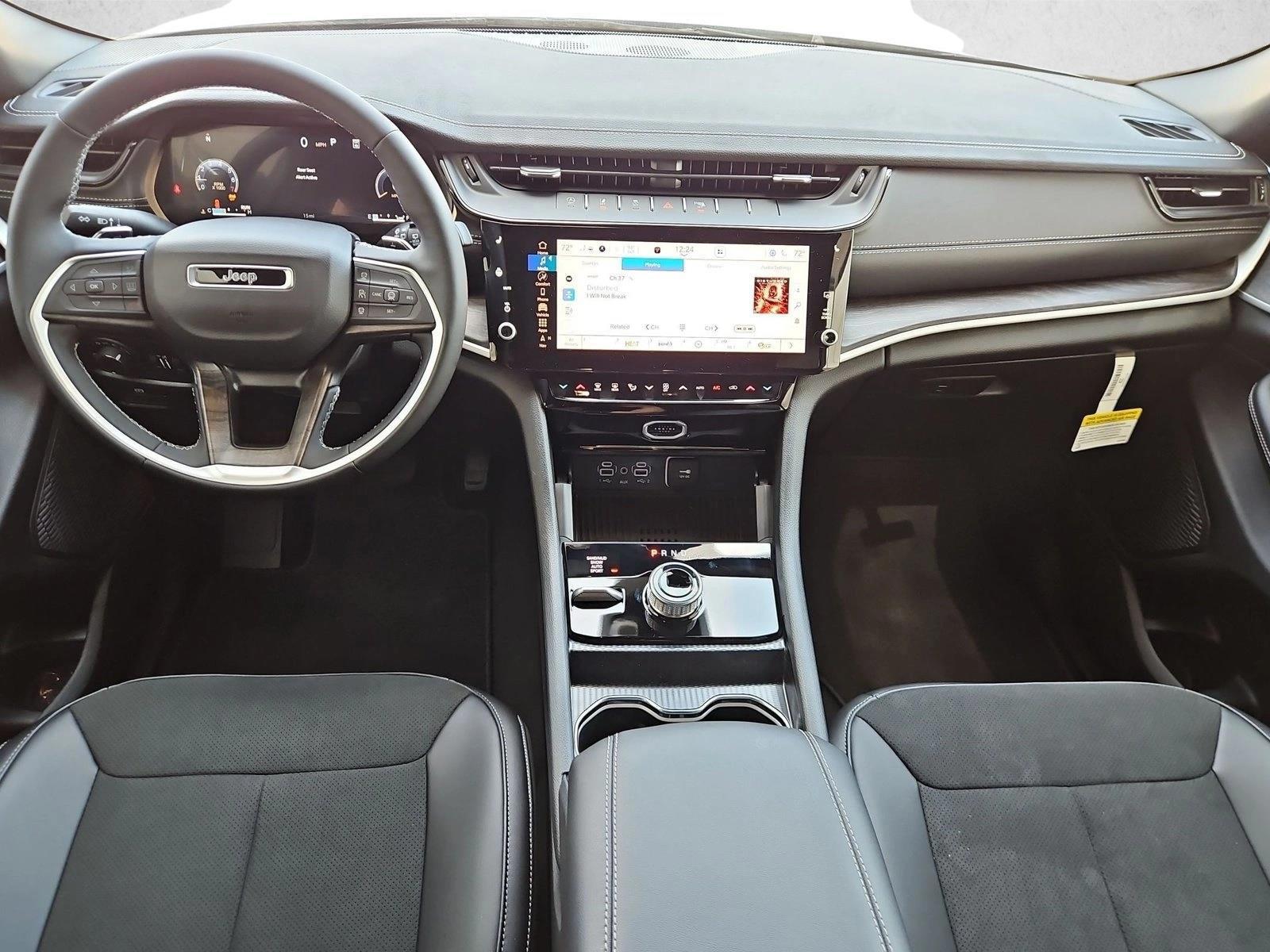 Thumbnail: 2027 Jeep Grand Cherokee L - 3