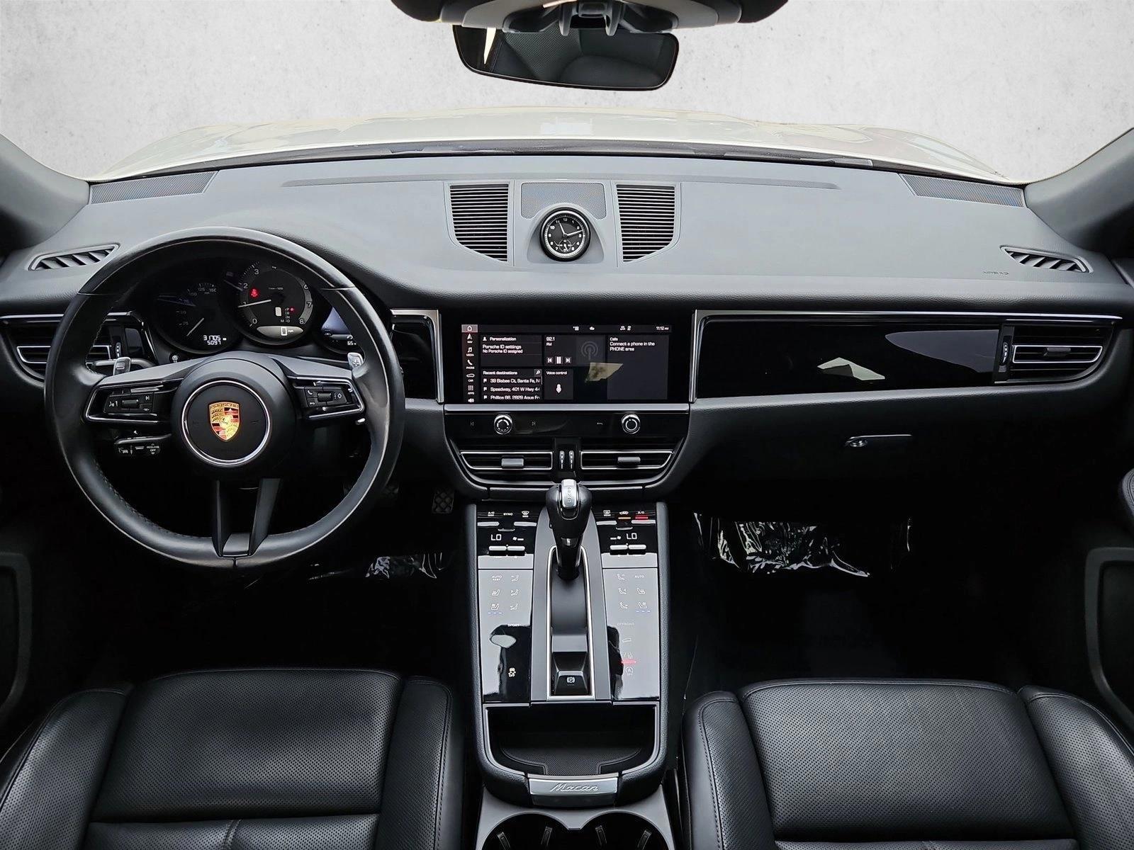 Thumbnail: 2023 Porsche Macan - 3