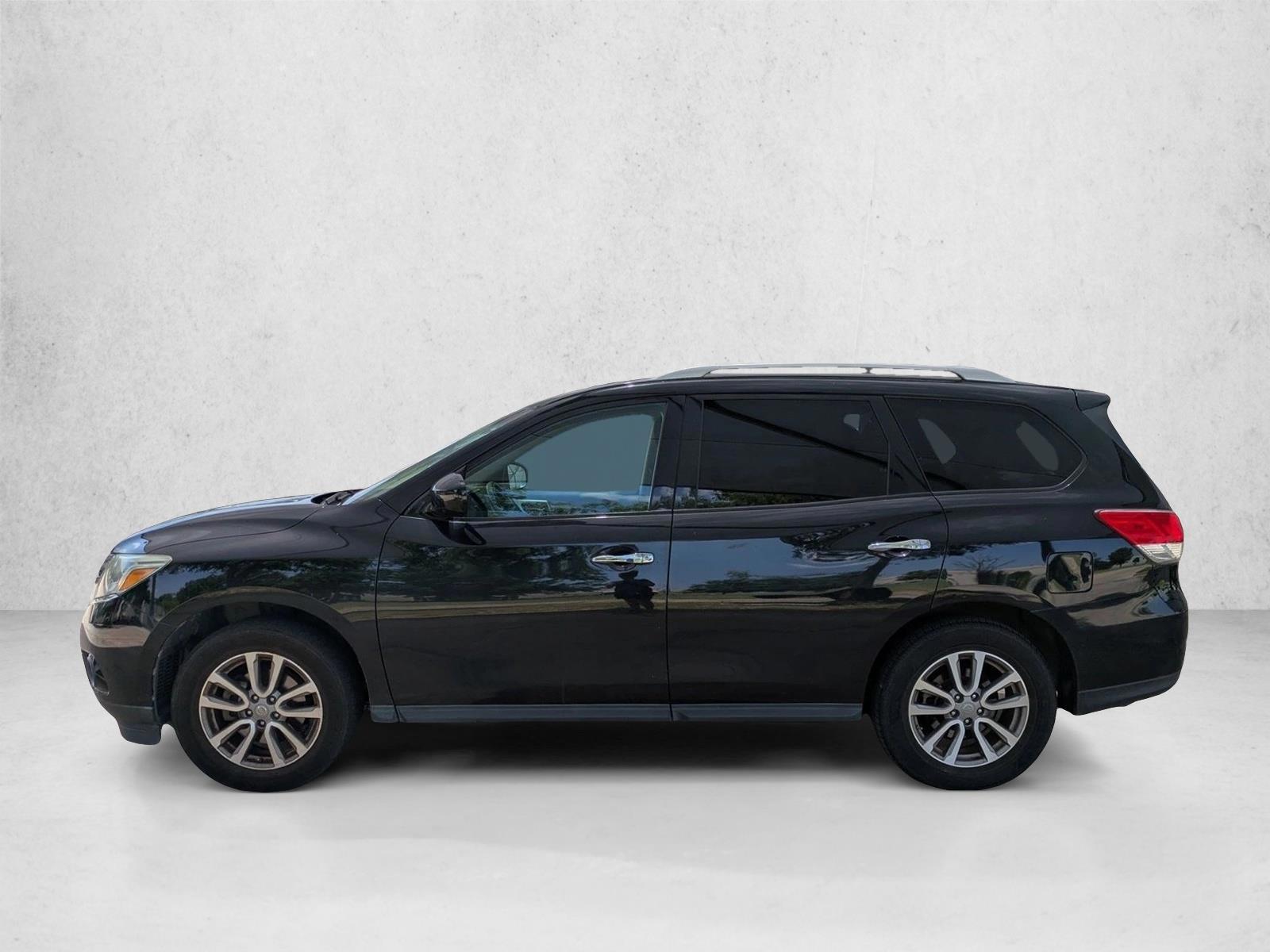 Thumbnail: 2016 Nissan Pathfinder - 2