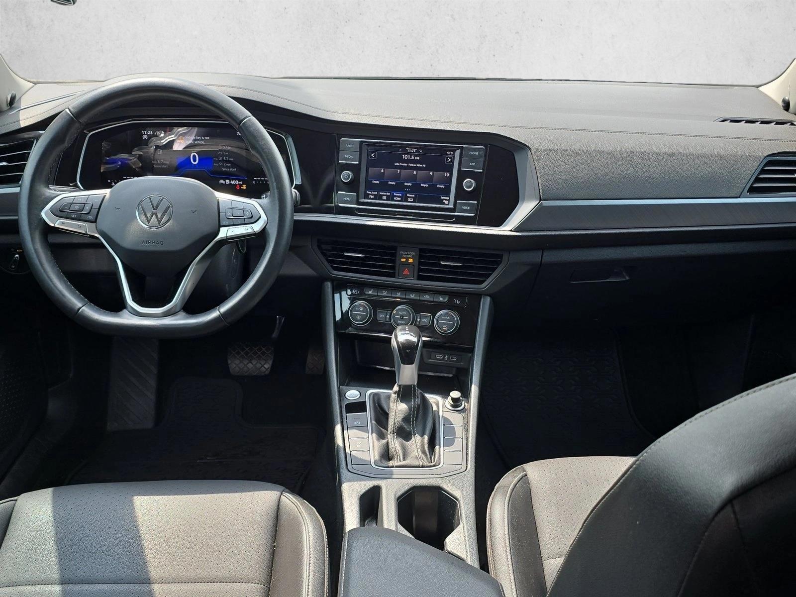 Thumbnail: 2023 Volkswagen Jetta - 3