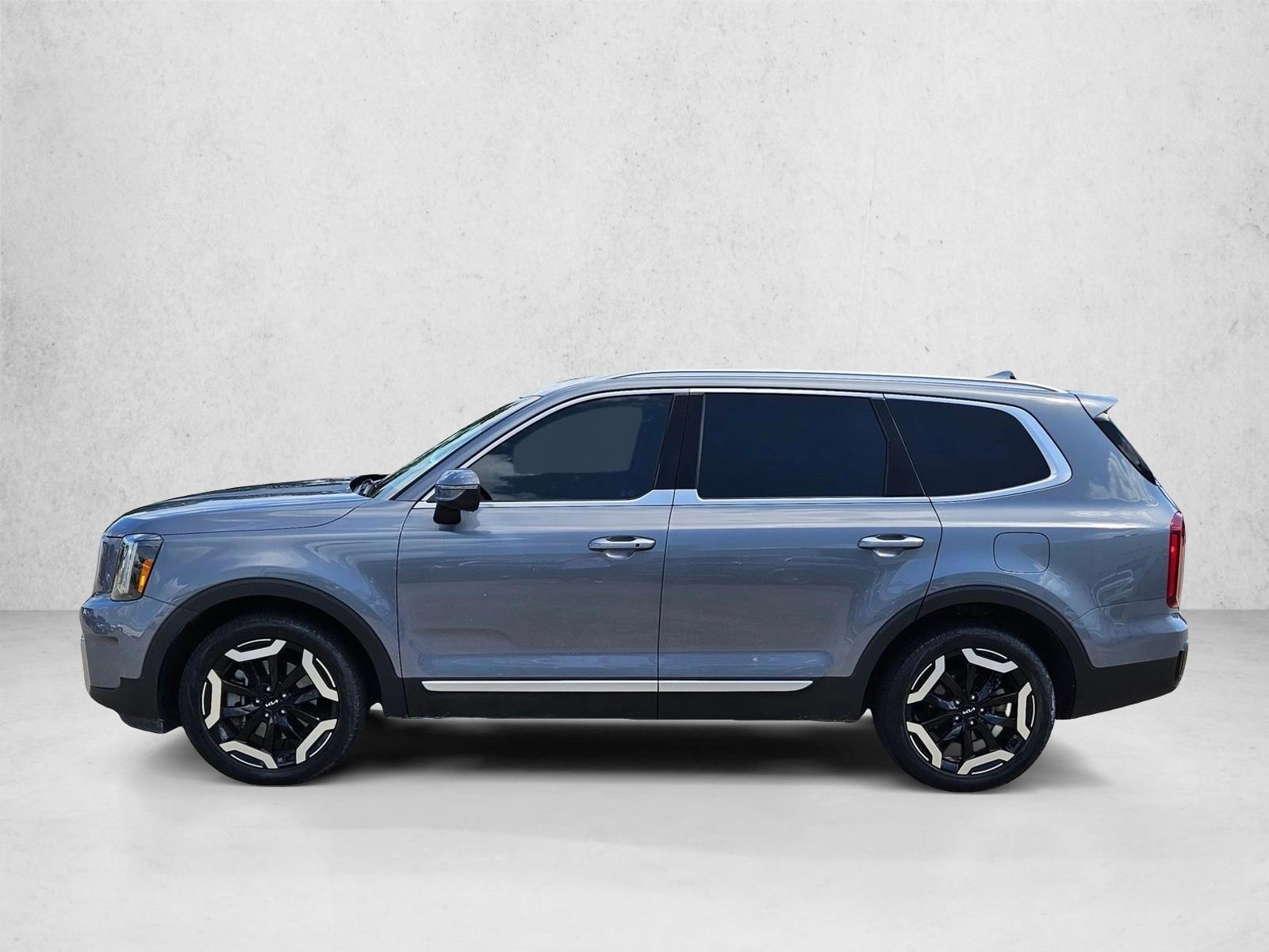 Thumbnail: 2023 Kia Telluride - 2