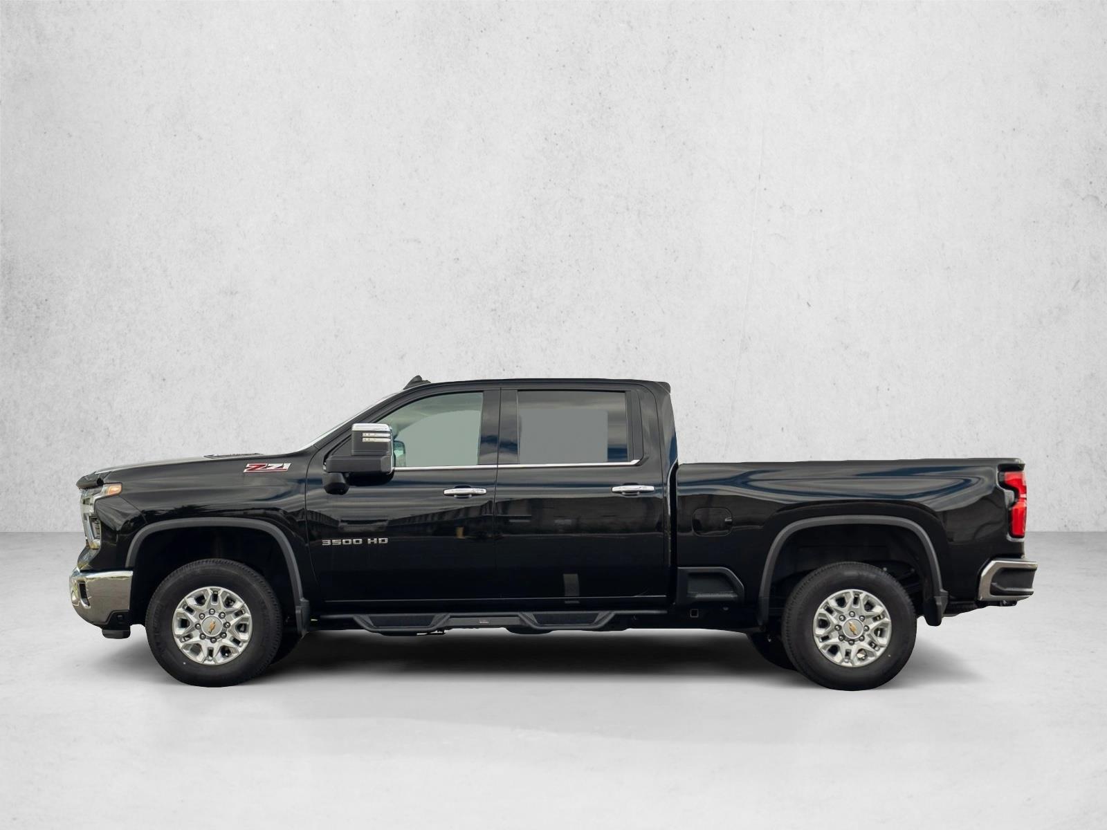 Thumbnail: 2024 Chevrolet Silverado 3500 - 2