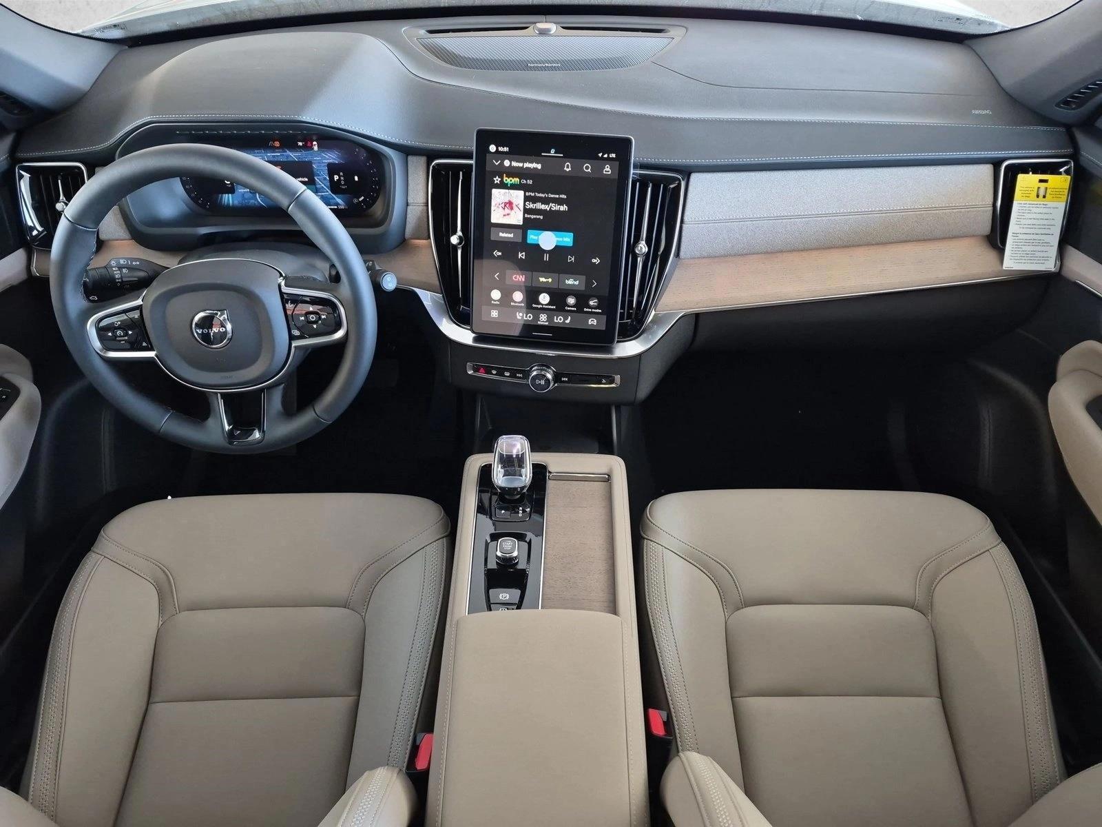 Thumbnail: 2027 Volvo XC90 - 3