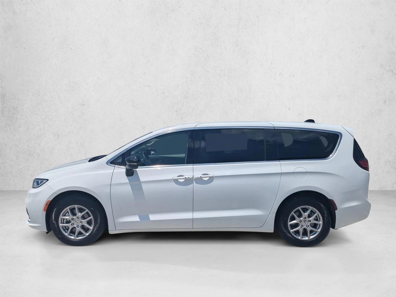 Thumbnail: 2024 Chrysler Pacifica - 2