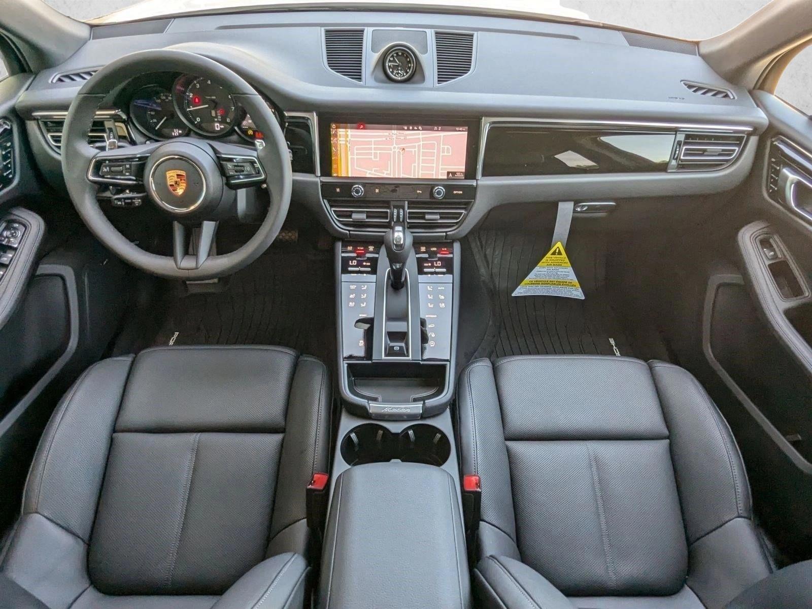 Thumbnail: 2025 Porsche Macan - 5