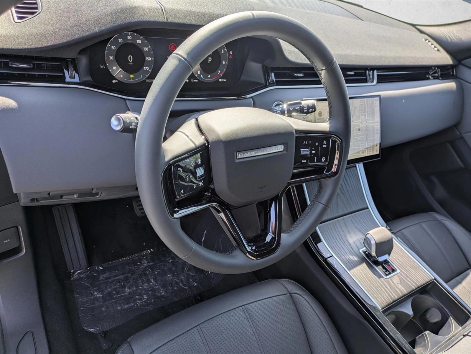 Thumbnail: 2026 Land Rover Range Rover Evoque - 3