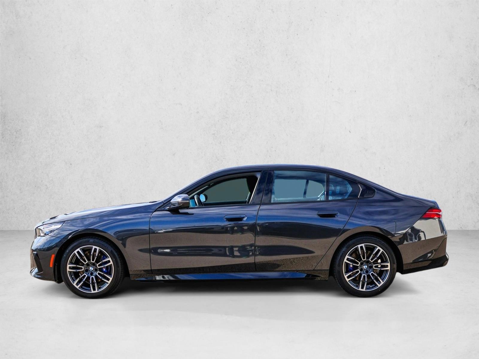 Thumbnail: 2026 BMW 5 Series - 2