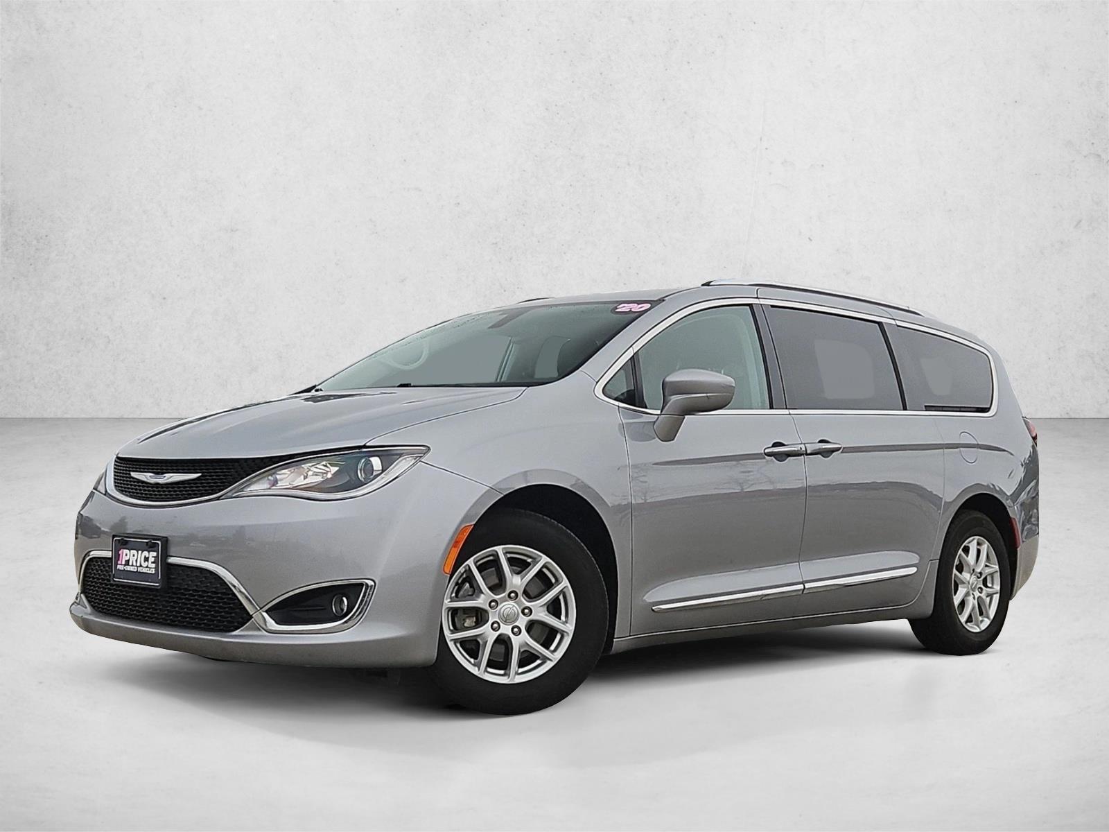 2020 Chrysler Pacifica Touring L's photo