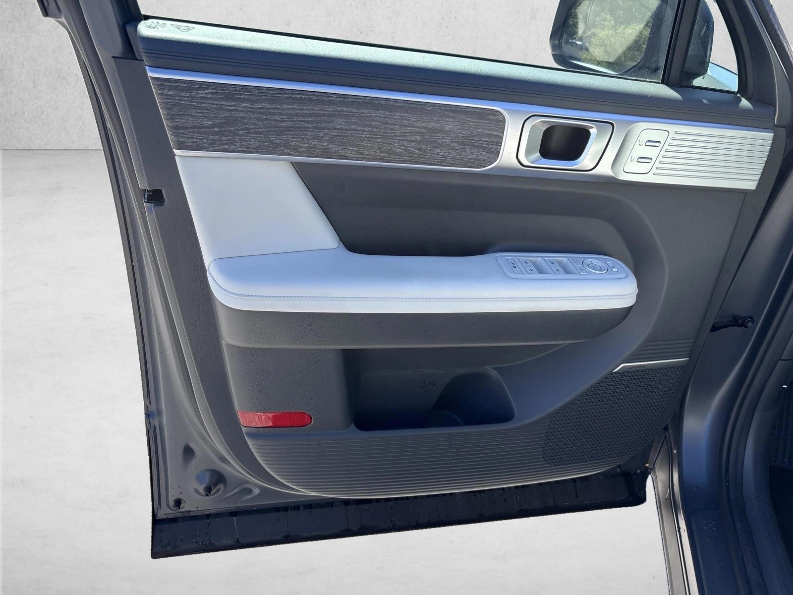 2025 Hyundai Santa Fe Limited - Photo 11