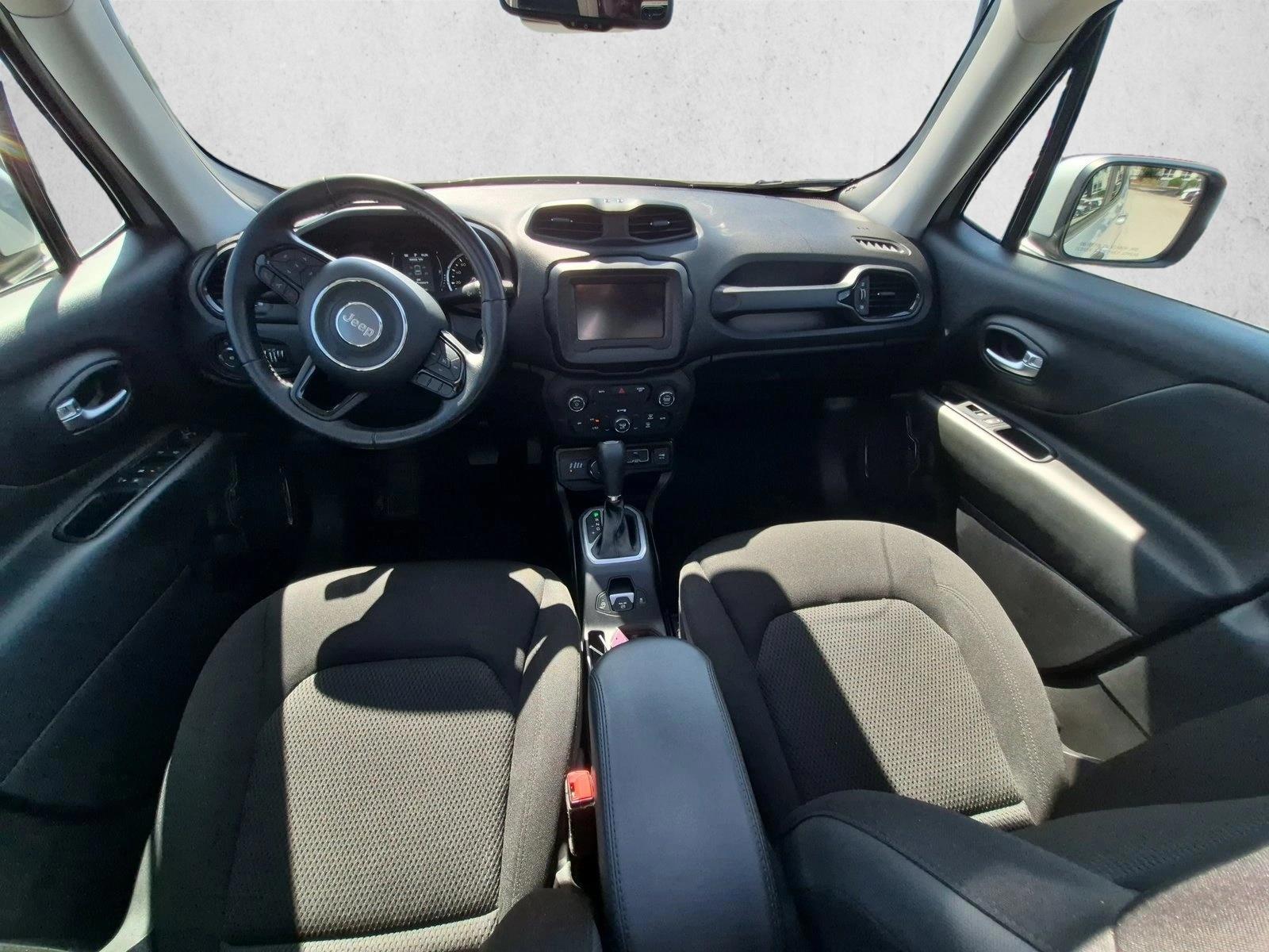 Thumbnail: 2020 Jeep Renegade - 3
