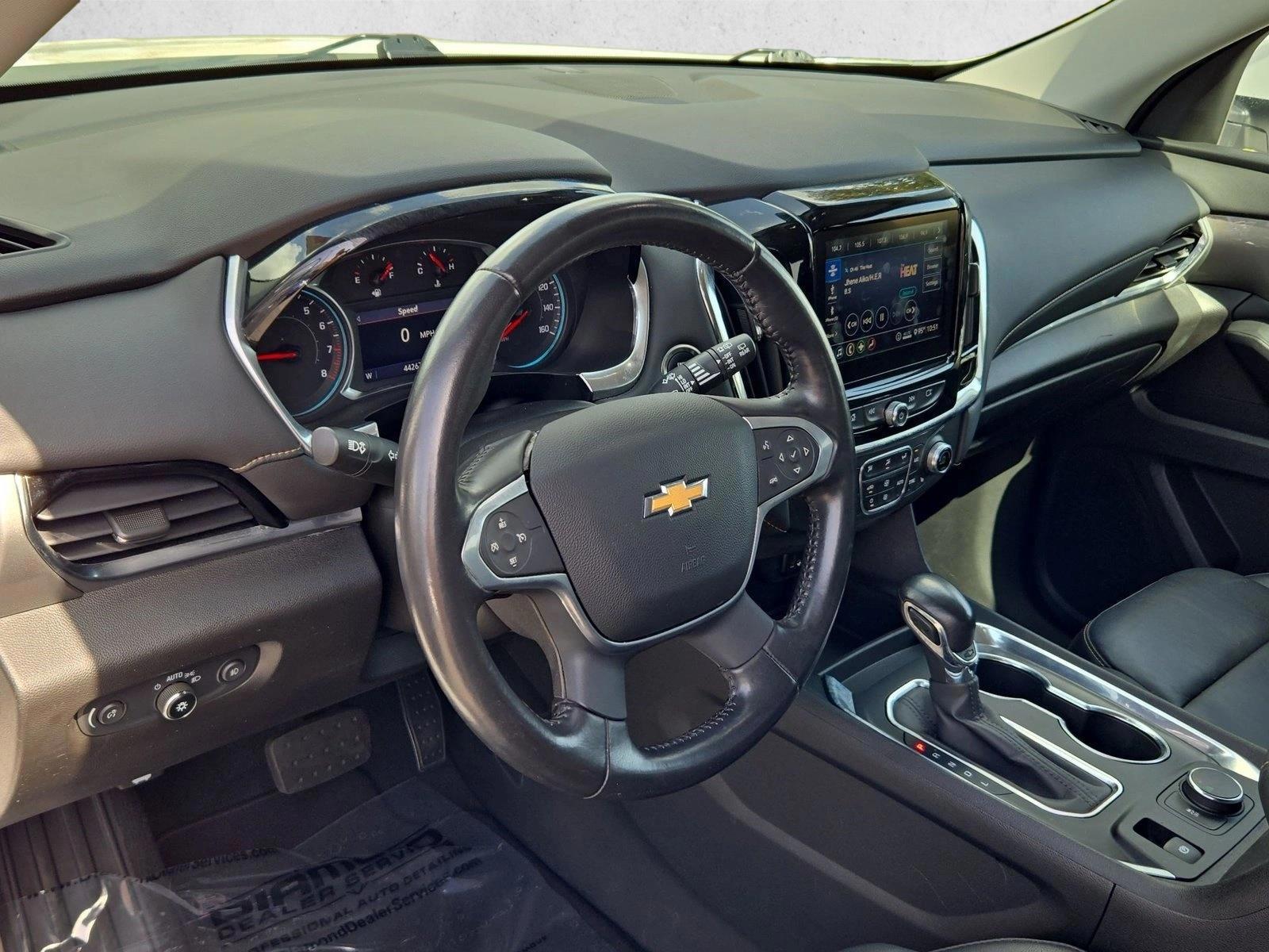 Thumbnail: 2021 Chevrolet Traverse - 3