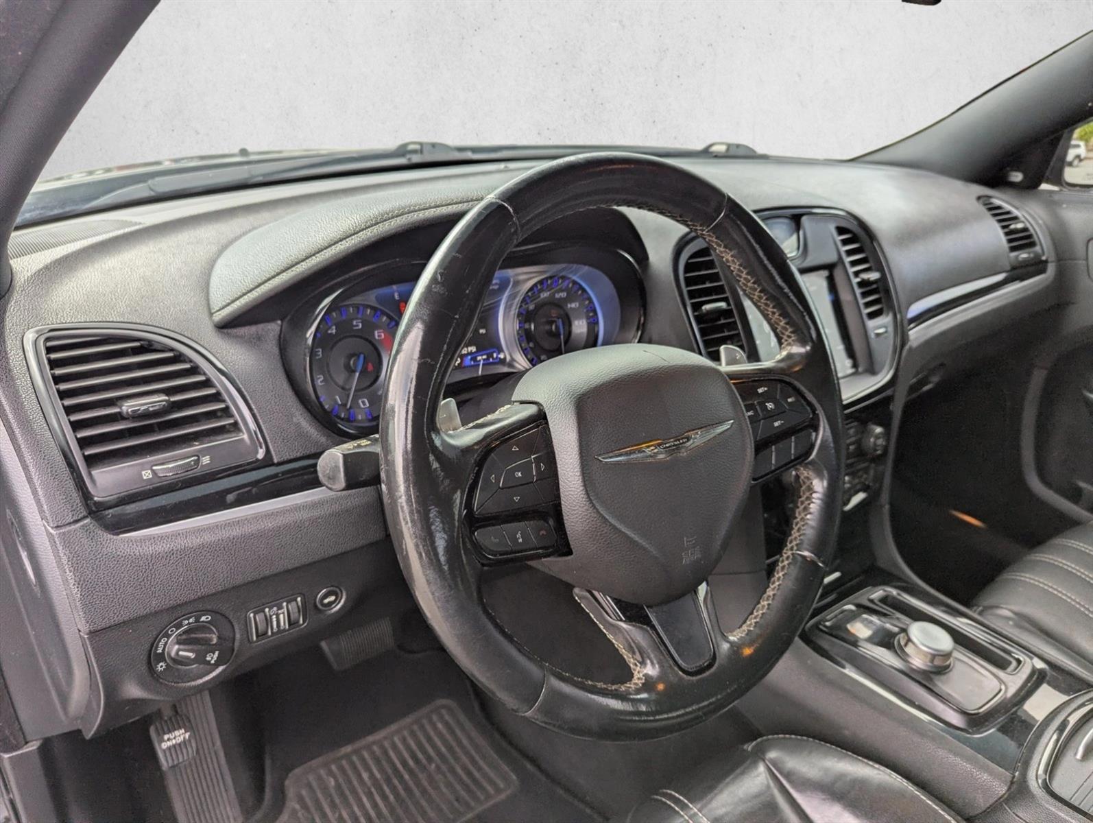 Thumbnail: 2019 Chrysler 300 - 3