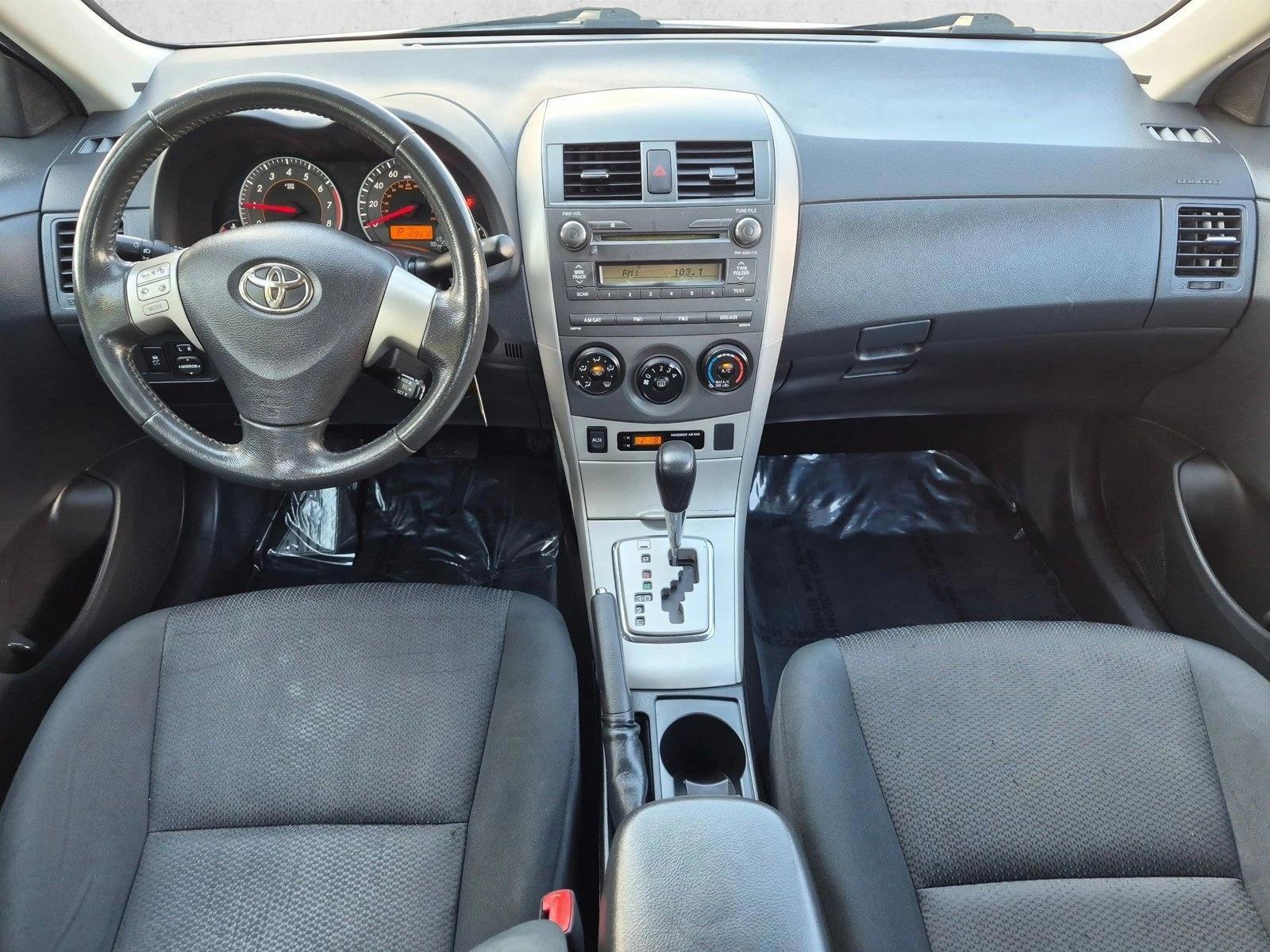 Thumbnail: 2010 Toyota Corolla - 3