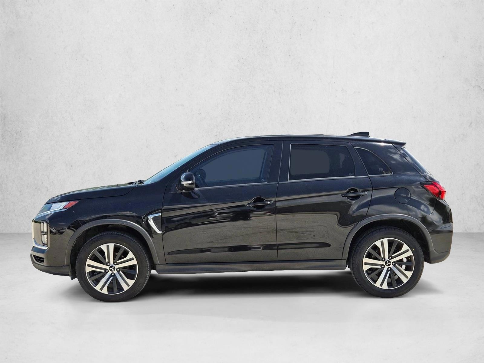 Thumbnail: 2021 Mitsubishi Outlander - 2