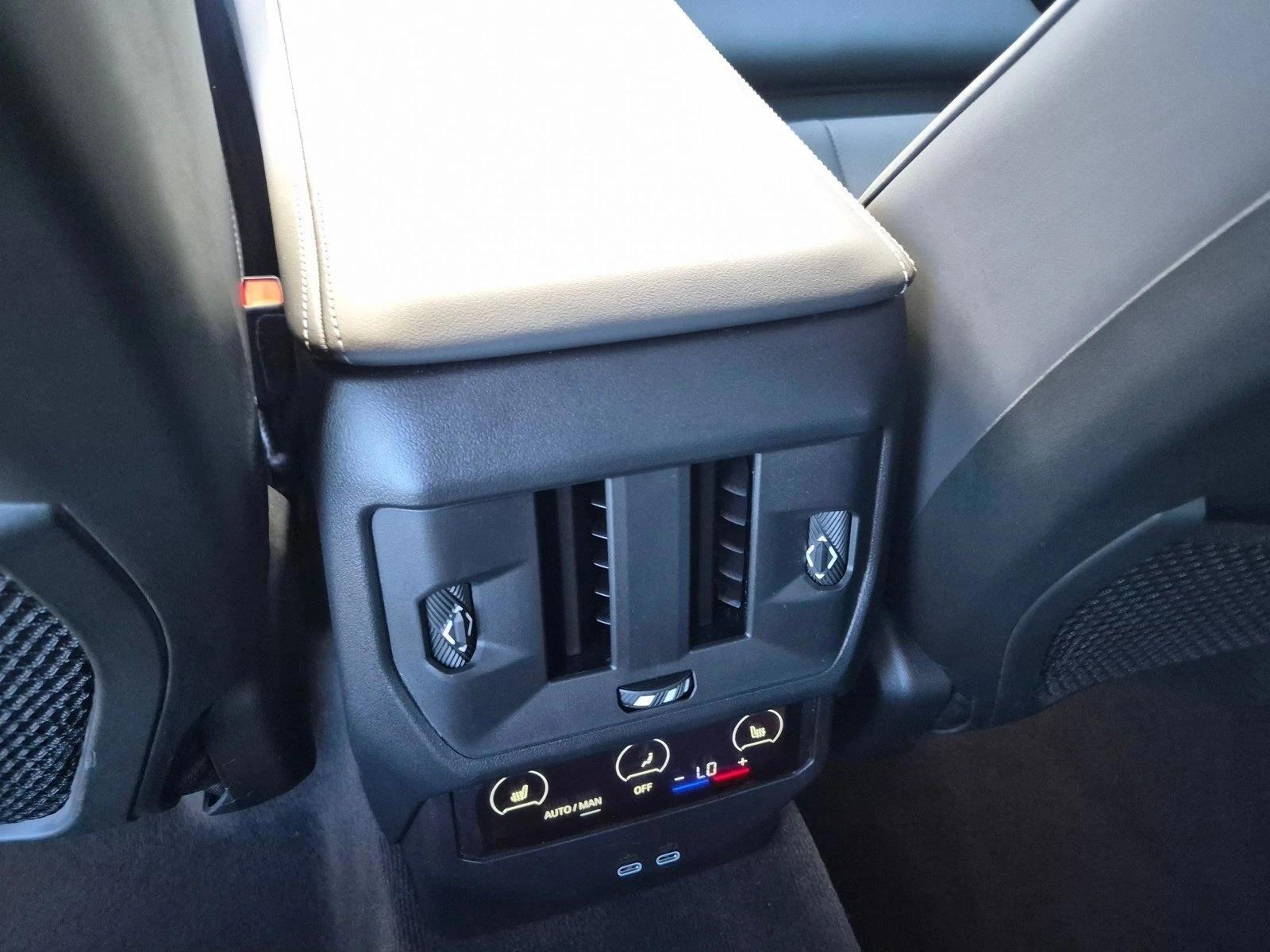 2026 BMW X3 30 - Photo 15