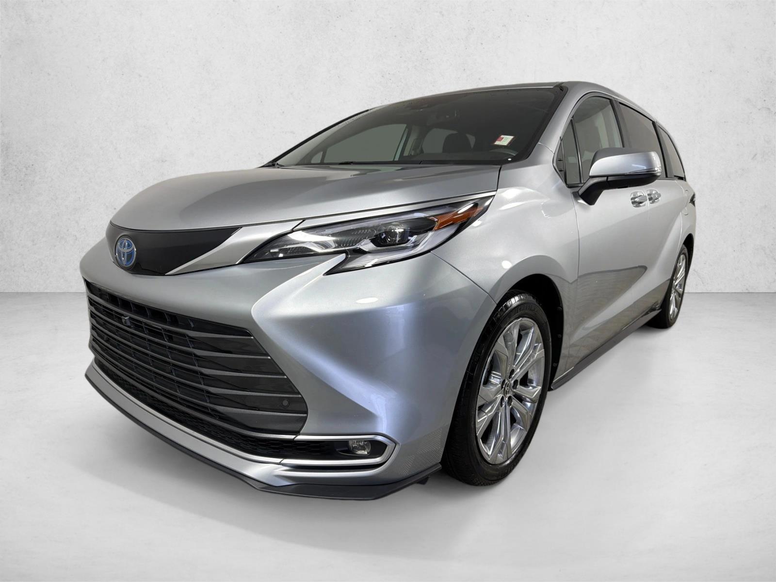 Thumbnail: 2022 Toyota Sienna - 1